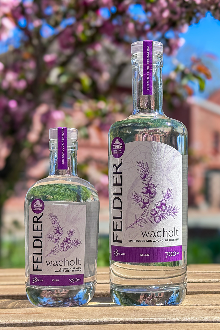 wacholt-wacholderbeeren spirituose-350ml-feldler-3@0,3x.png