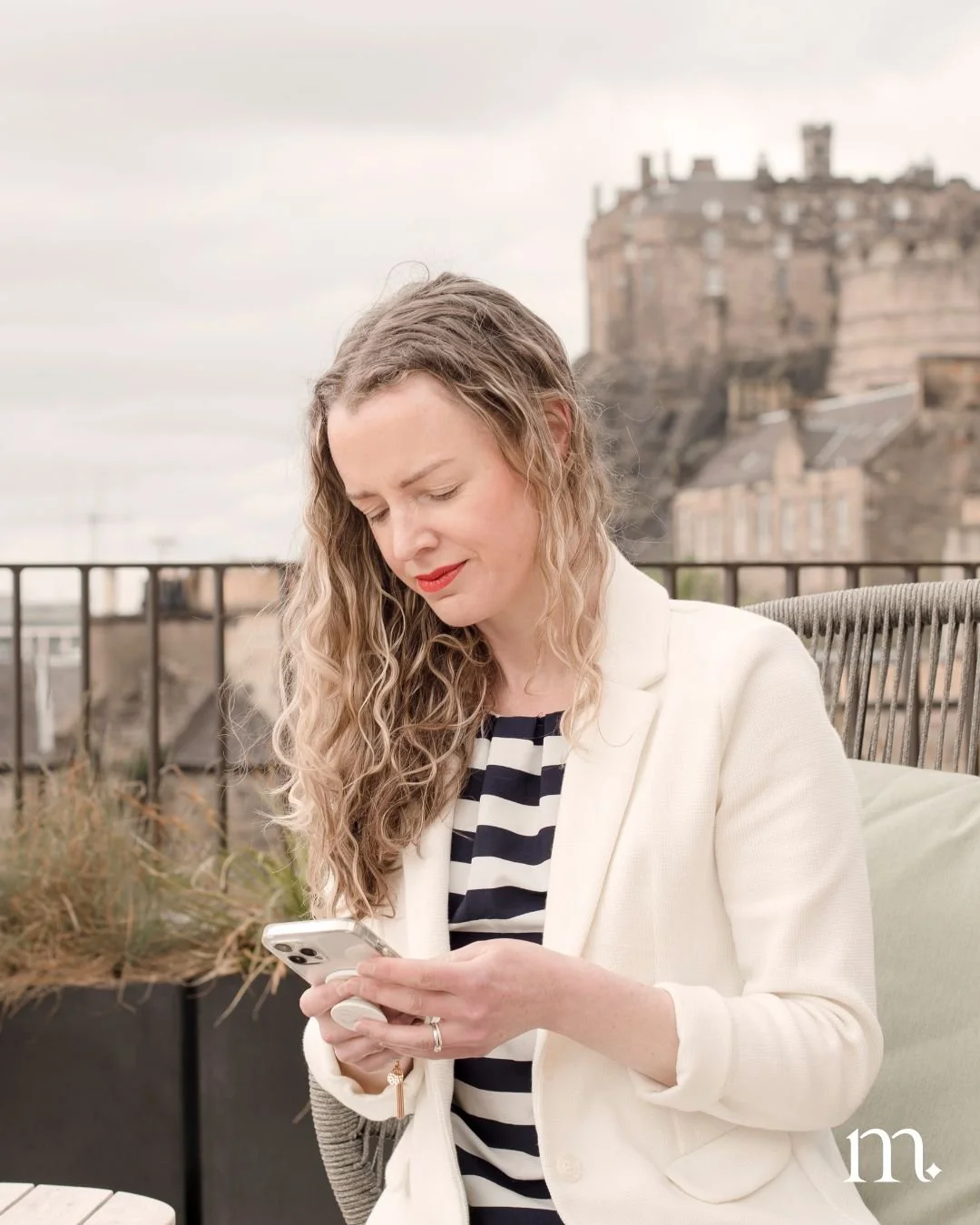 GOOGLE ISN’T THAT HELPFUL SOMETIMES, IS IT?
I just Googled “how to heal from IC naturally” and the results were… pretty unhelpful… 🤨
- Identify “trigger” foods. … 
- Look into certain supplements.