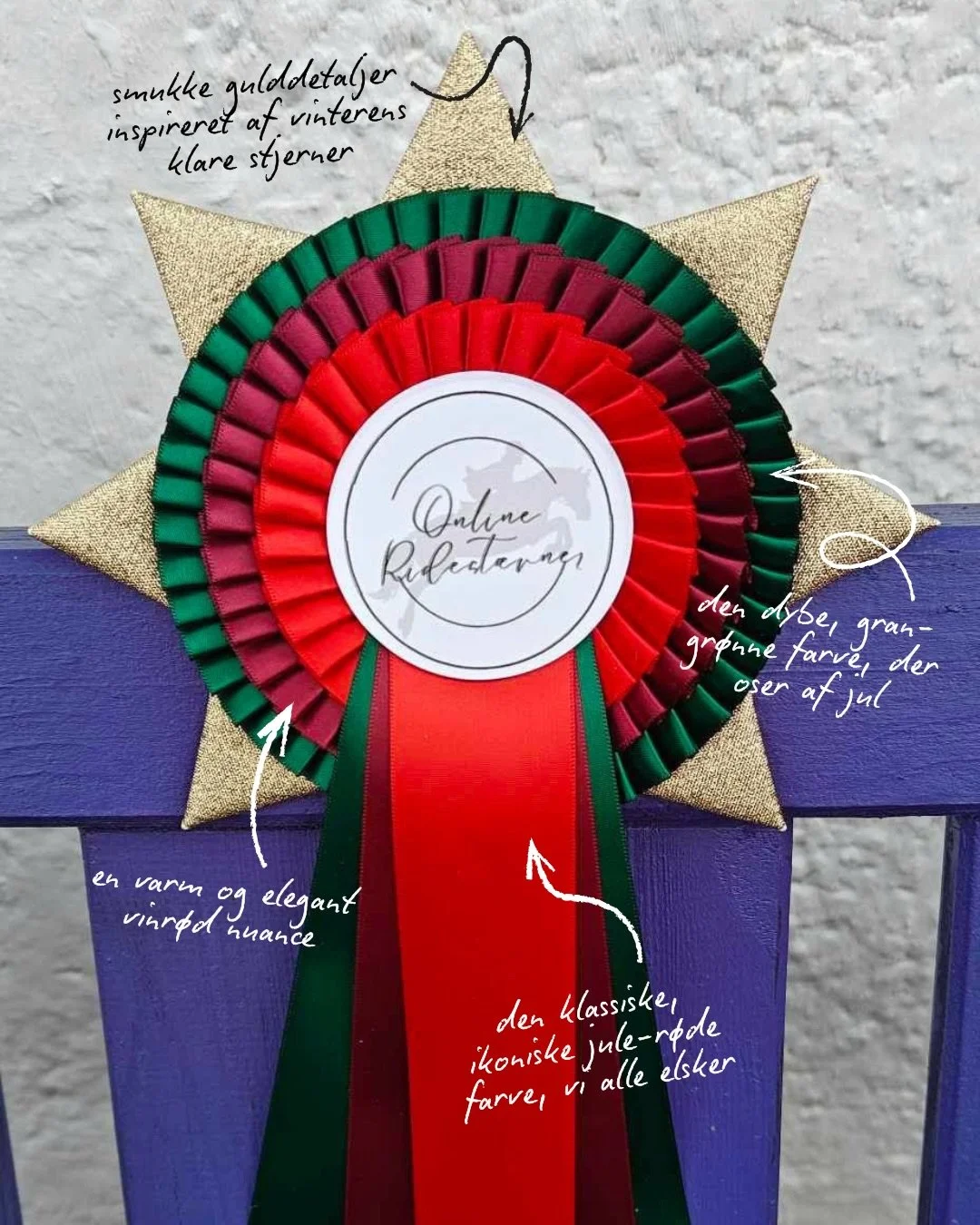 Julestemningen har ramt vores rosetter &ndash; og vi lover, de er noget helt s&aelig;rligt! 🎄✨

Fra den dybe juletr&aelig;s-gr&oslash;nne og den klassiske r&oslash;de til det charmerende skovmandsskjorte-b&aring;nd &ndash; &aring;rets decemberrosett