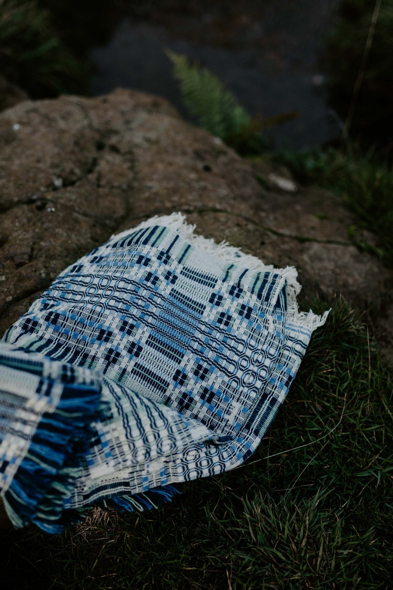 loom-supply-sabine-van-der-sande-weaver-handmade-blanket-1.jpg