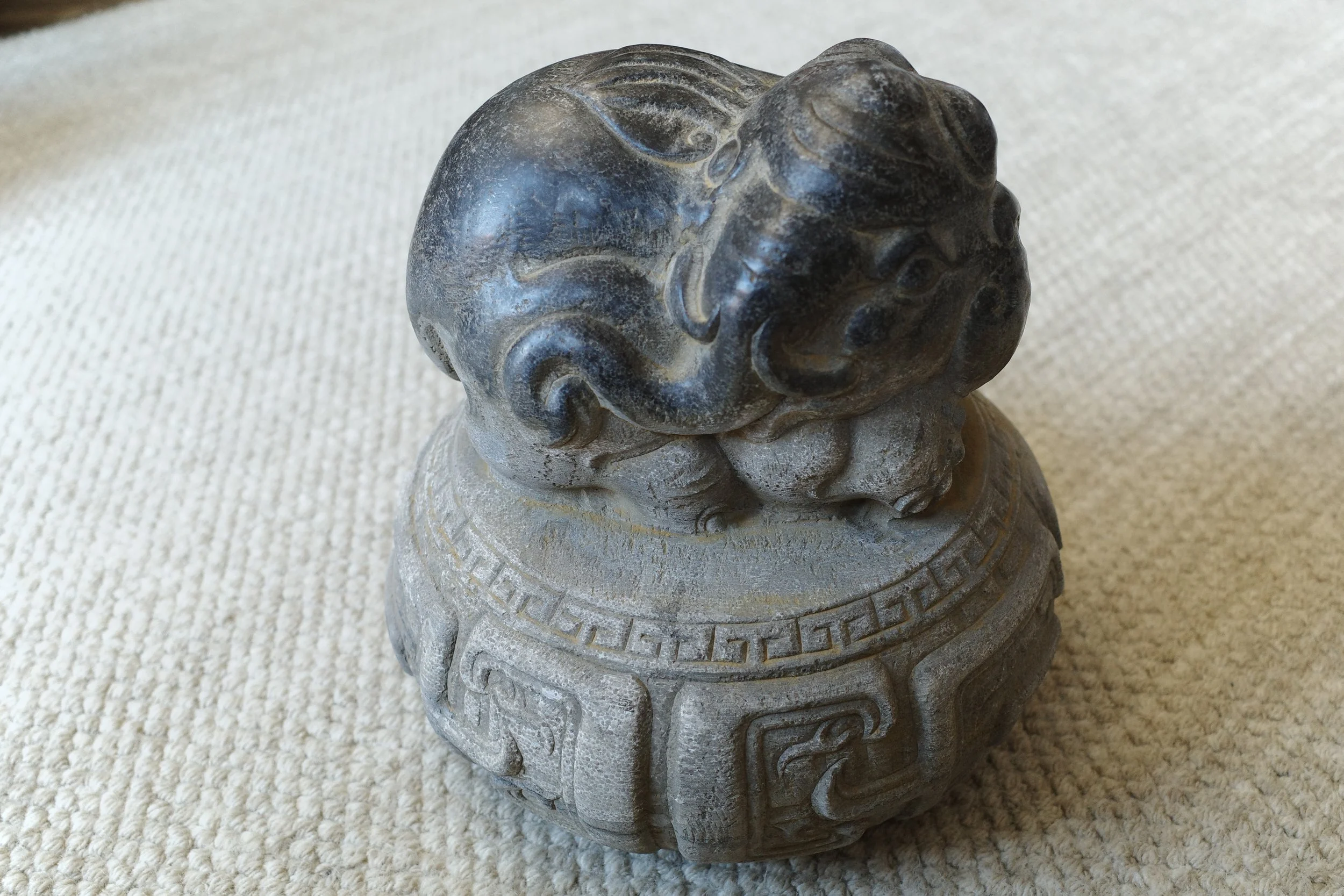 Facing Forms | 对望之形