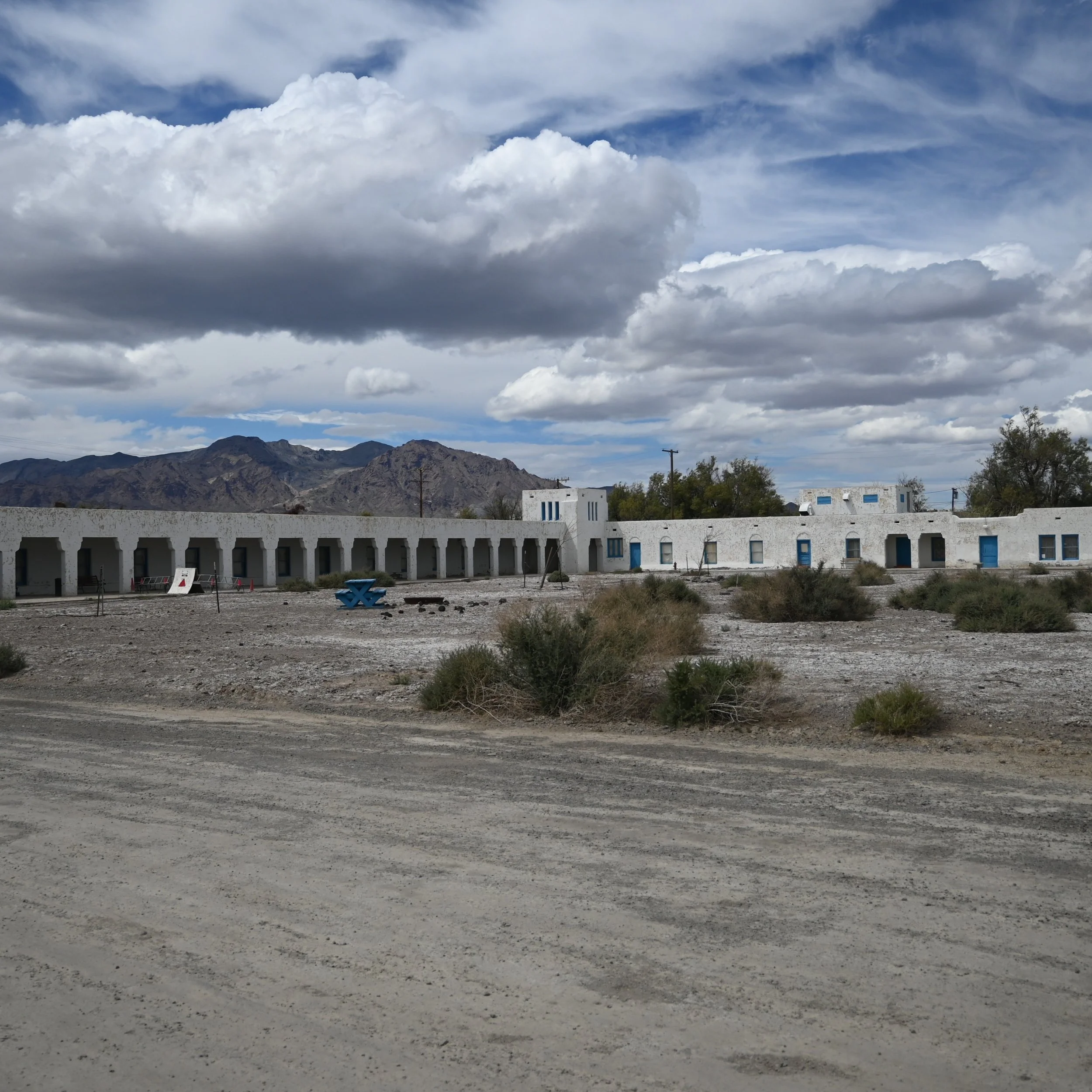 Arizona, Nevada and California in April (2024). Born and raised around coasts, the desert was an immediately unfamiliar experience. From households pressured to replace grass lawns with pebbles to the out-of-place oasis that was Las Vegas, water scar