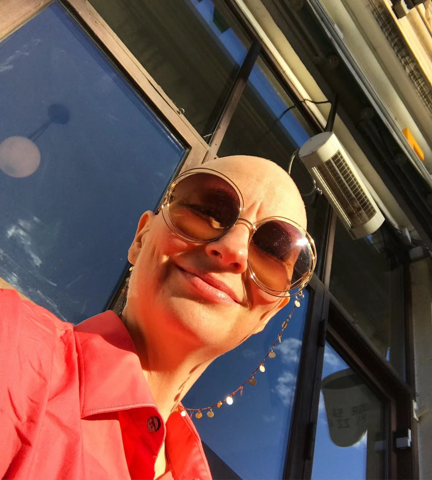 Hello beauties! The world is burning, my hand is burning, my arm is burning, my heart is grieving, my gut is angry, and I&rsquo;m looking damn good👊🏽

Let&rsquo;s live life and let&rsquo;s live it now.

Love your way.