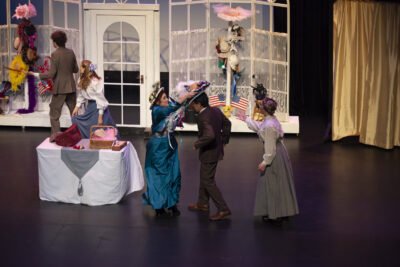 0459_20190605_Hello-Dolly-400x267.jpg