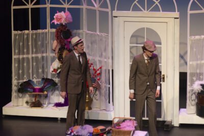 0387_20190605_Hello-Dolly-400x267.jpg