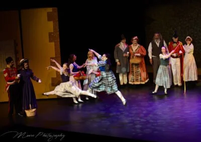 091_20190925_Oliver-Dress-Rehearsal_MLM1390_Web_Res-400x283.jpg