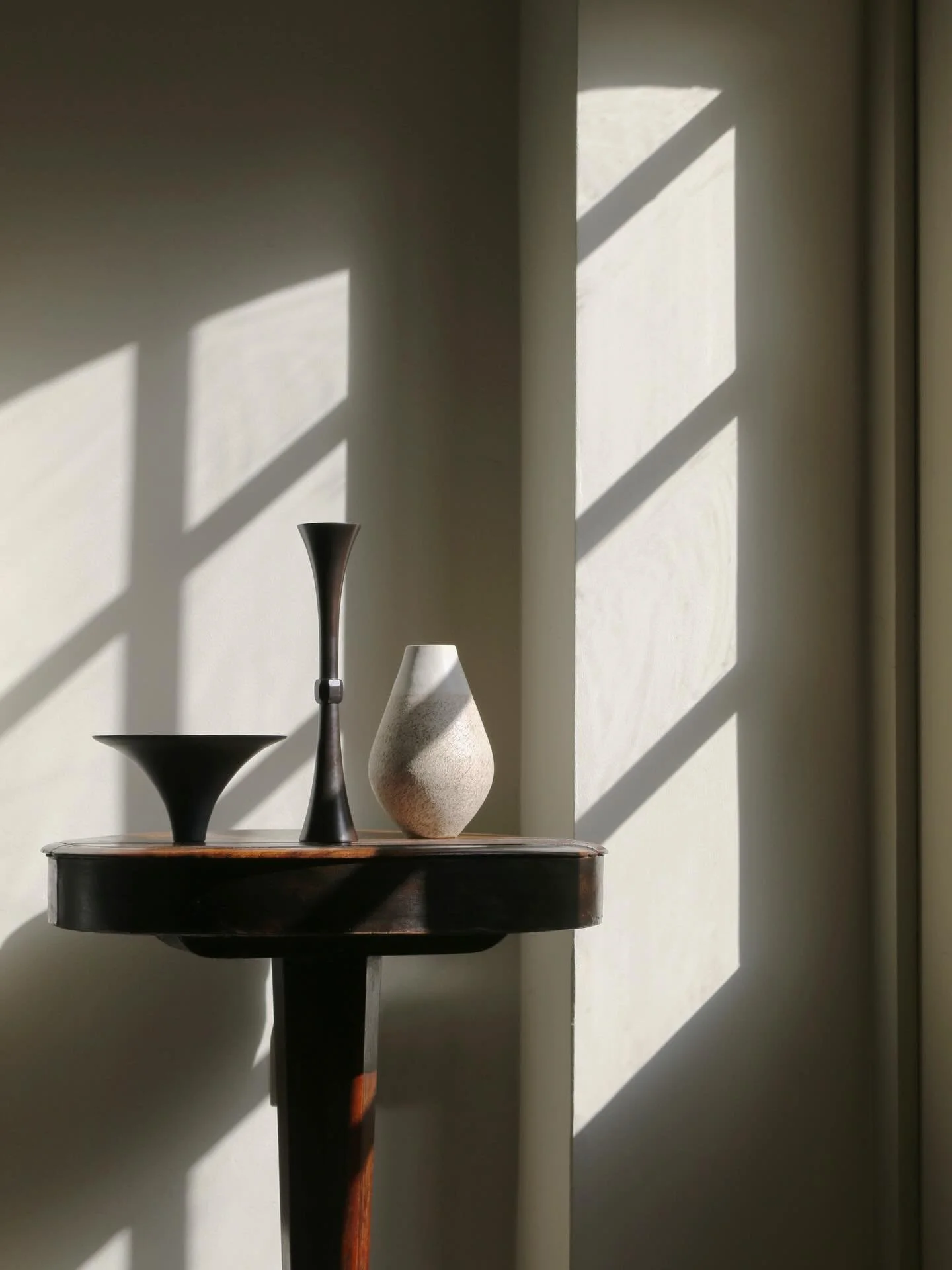 A refined example of post-war Japanese metalwork.

New online - Bronze vase by Japanese artist Tachikawa Zenji (1925&ndash;1992).

A tall, slender modernist form with a double-flared neck and base, centred by a faceted band.

Signed to the base. Acco