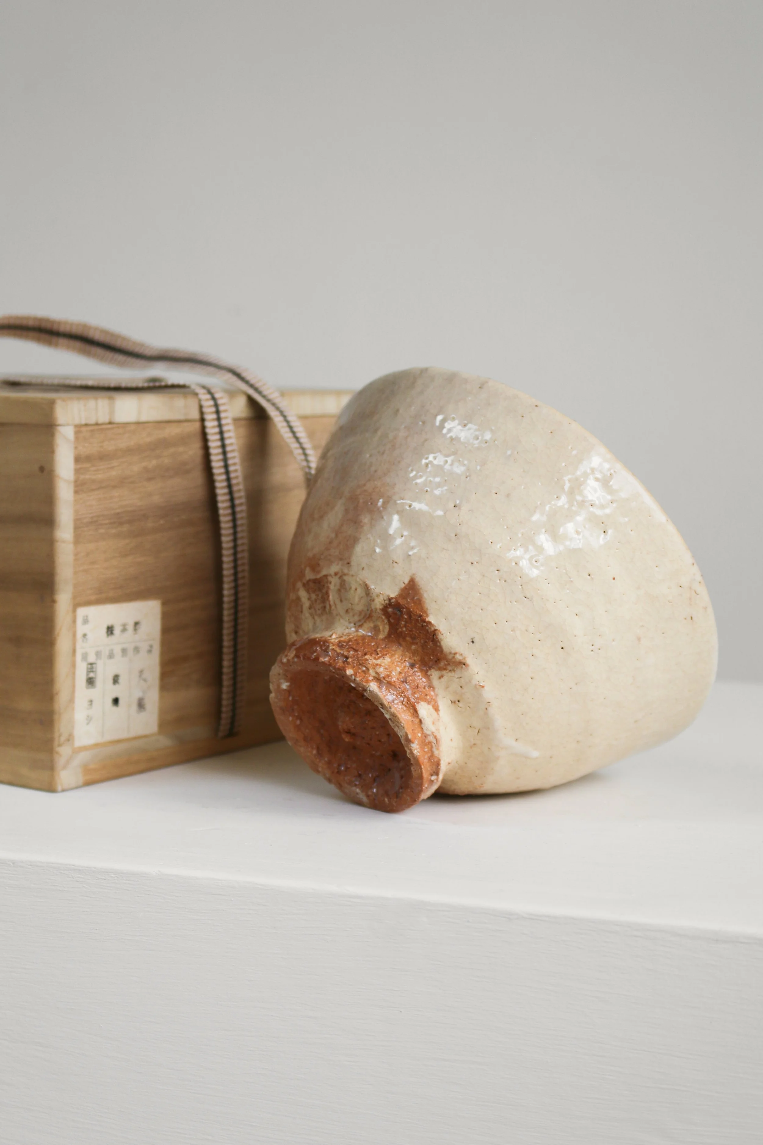 Japanese Hagi Tea Bowl by Kaneda Sanzaemon-11.jpg