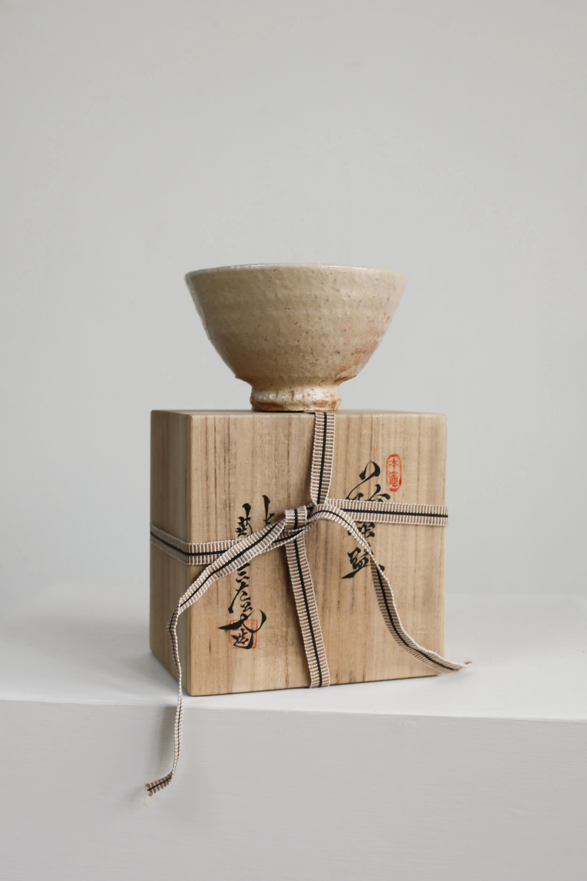 Japanese Hagi Tea Bowl by Kaneda Sanzaemon-8.jpg