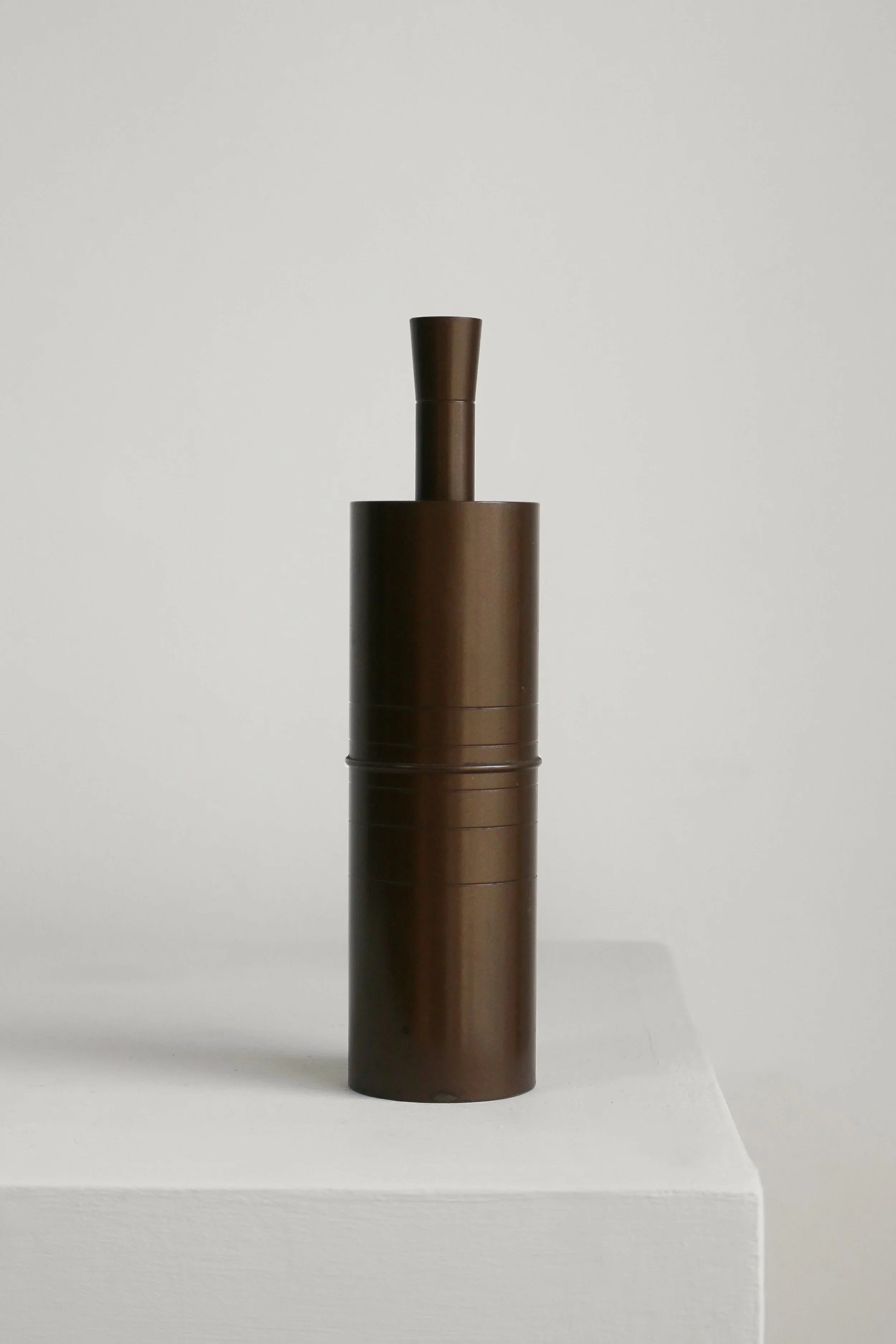 Vase by Hasuda Shugoro