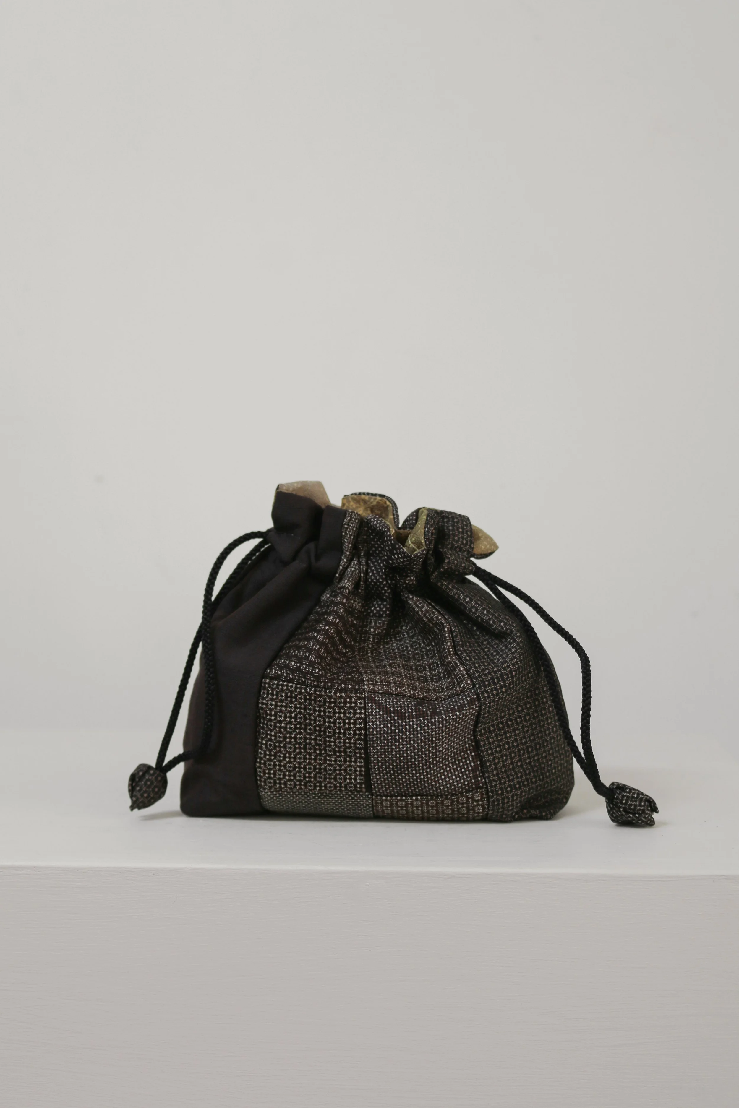Japanese Silk Kinchaku Pouch Bag Oshima Tsumugi -2.jpg