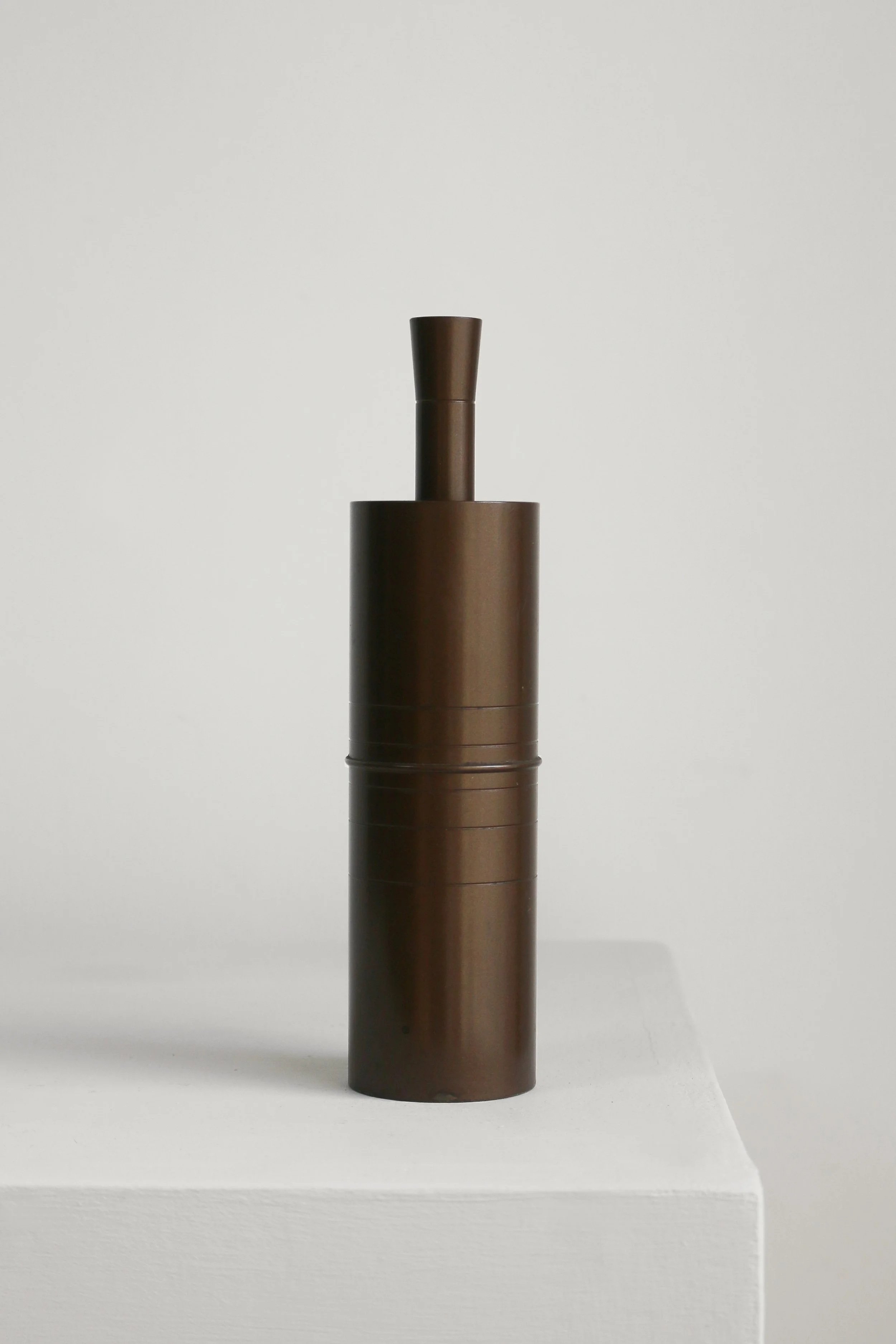 Bronze Vase by Hasuda Shugoro