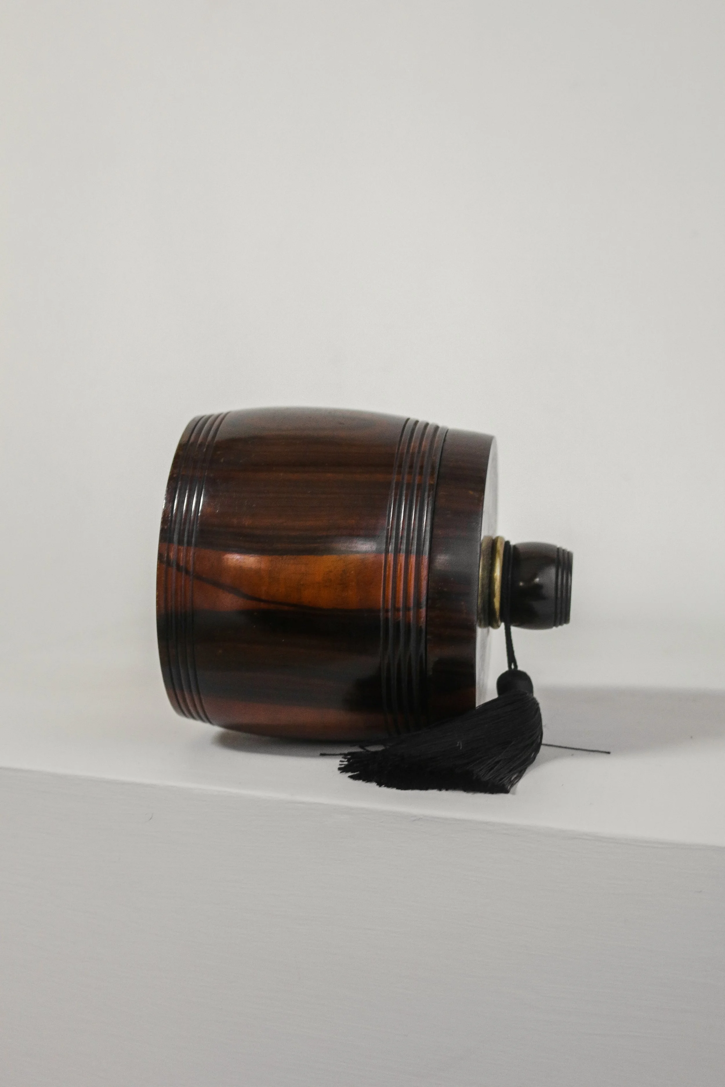 Macassar ebony round wooden box (4 of 1).jpg