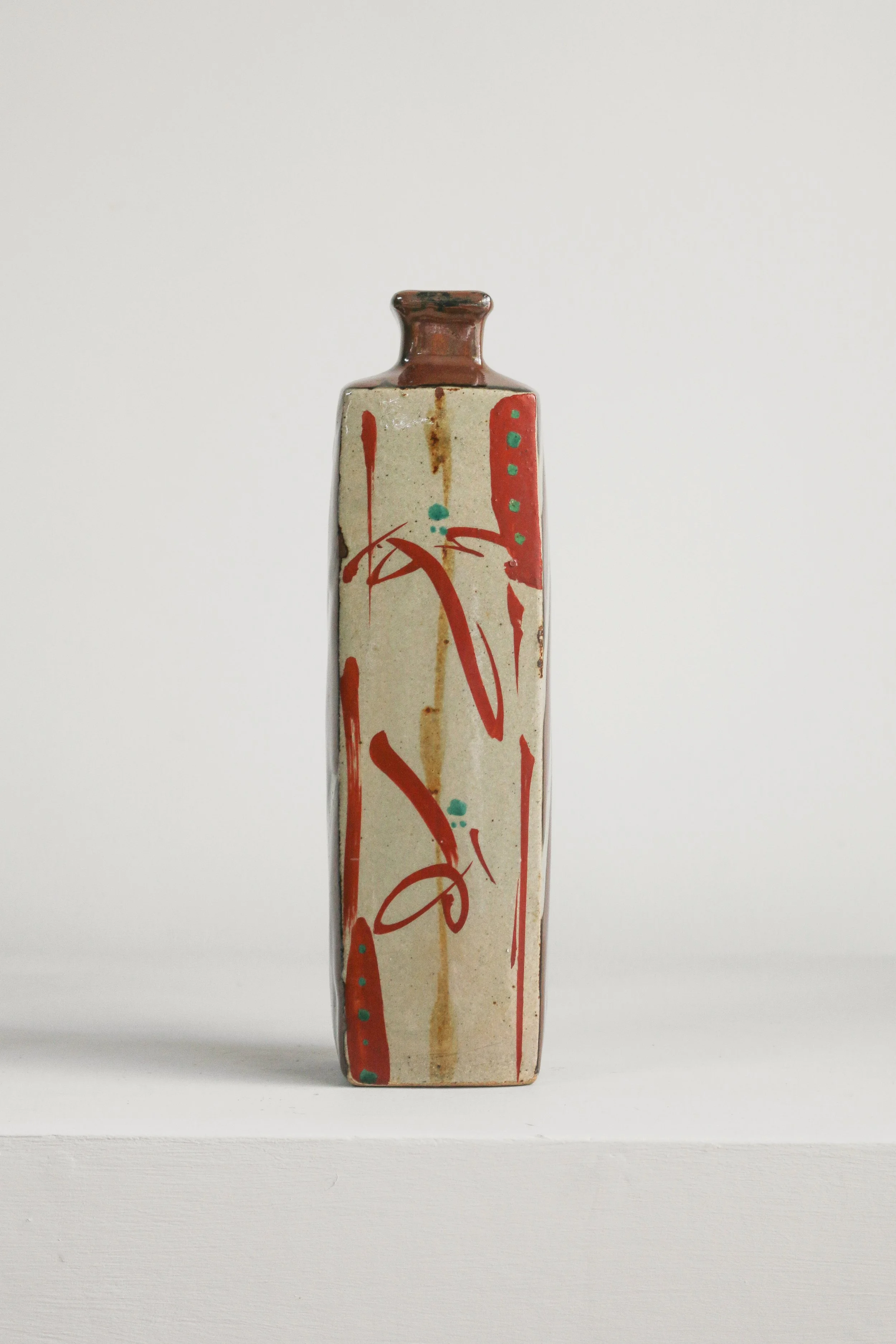 Japanese Mashiko Vase by Takeo Sudo (3 of 1).jpg