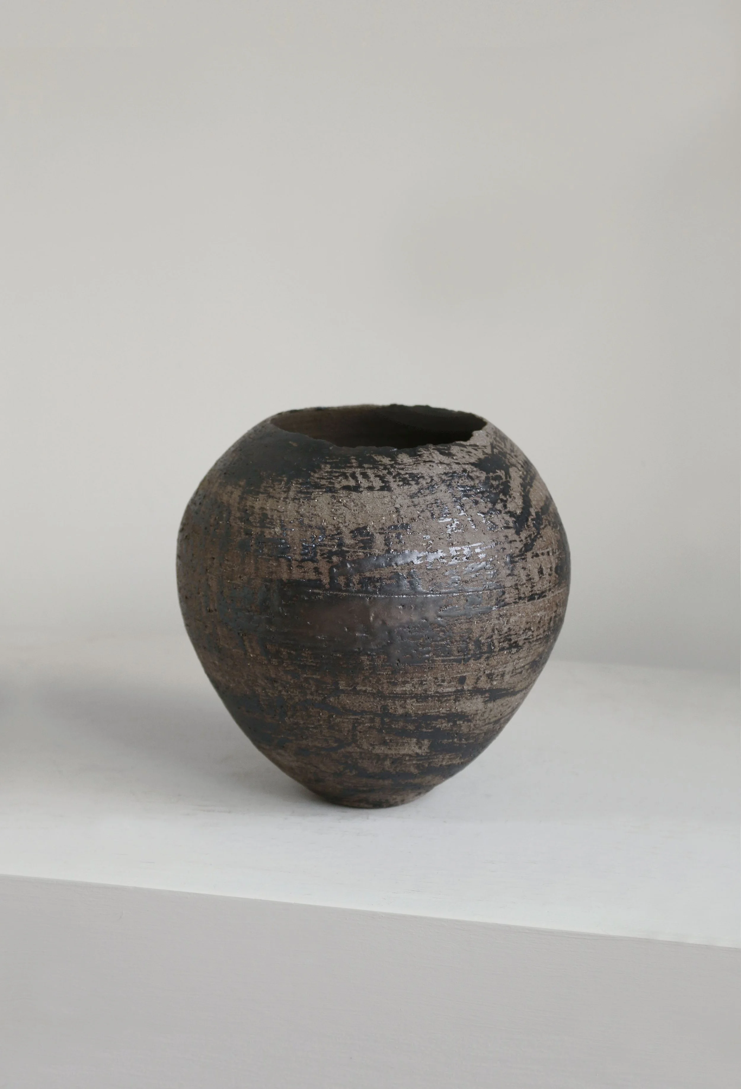 Studio Pottery Brushed Manganese Vase Vessel-4.1.jpg