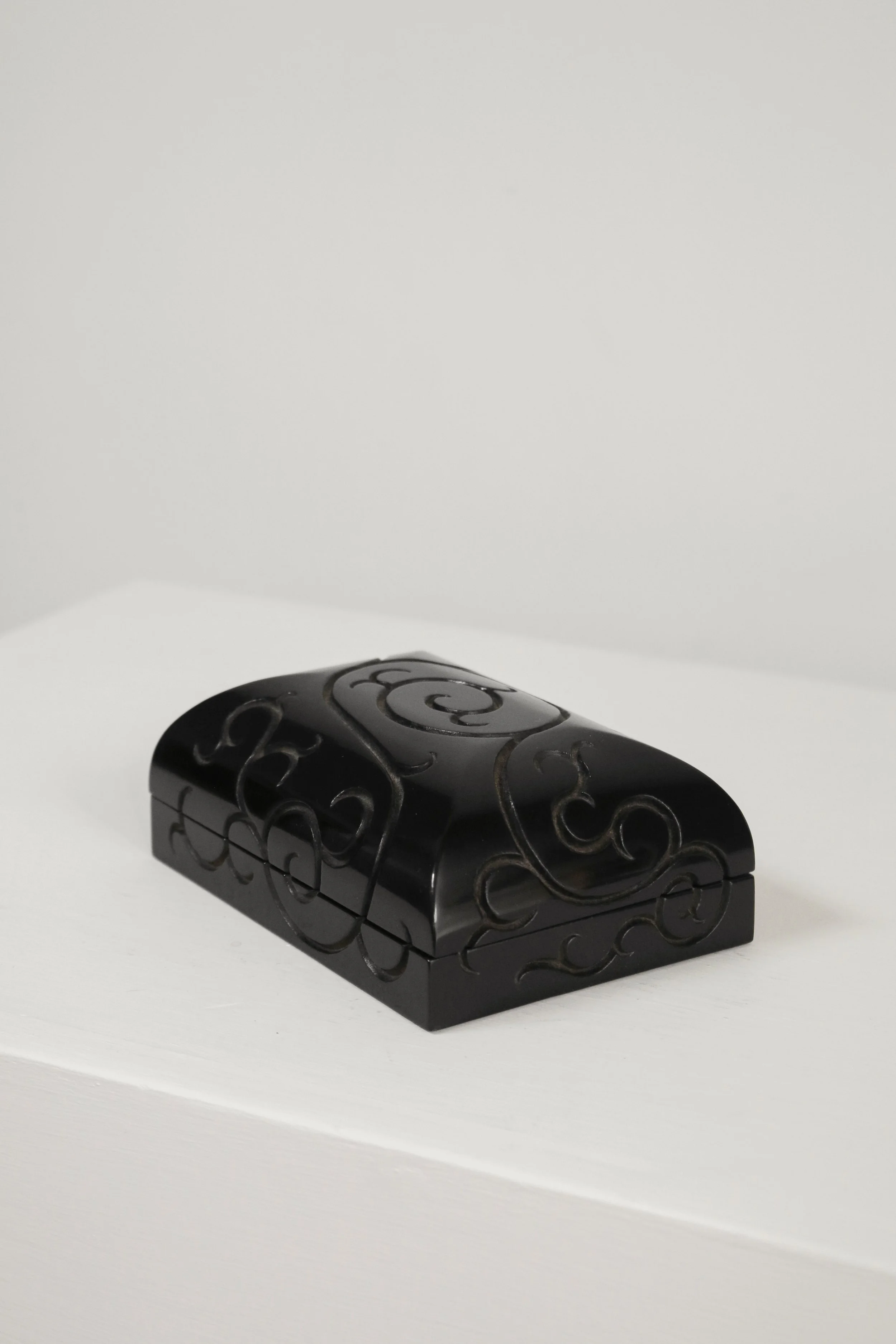 Vintage Japanese Carved Kamakura-bori Lacquer Box-5.jpg