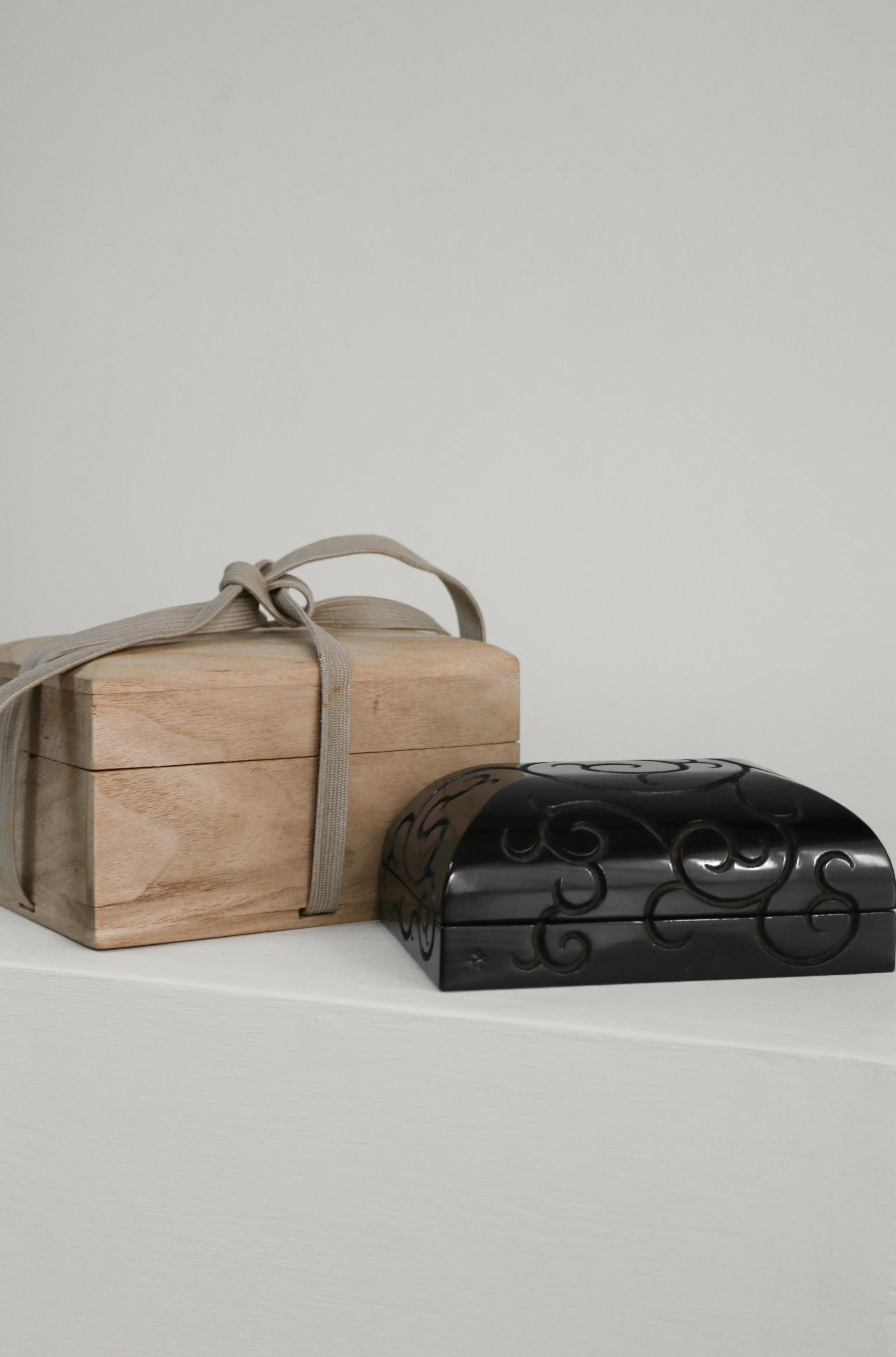 Vintage Japanese Carved Kamakura-bori Lacquer Box-9.jpg