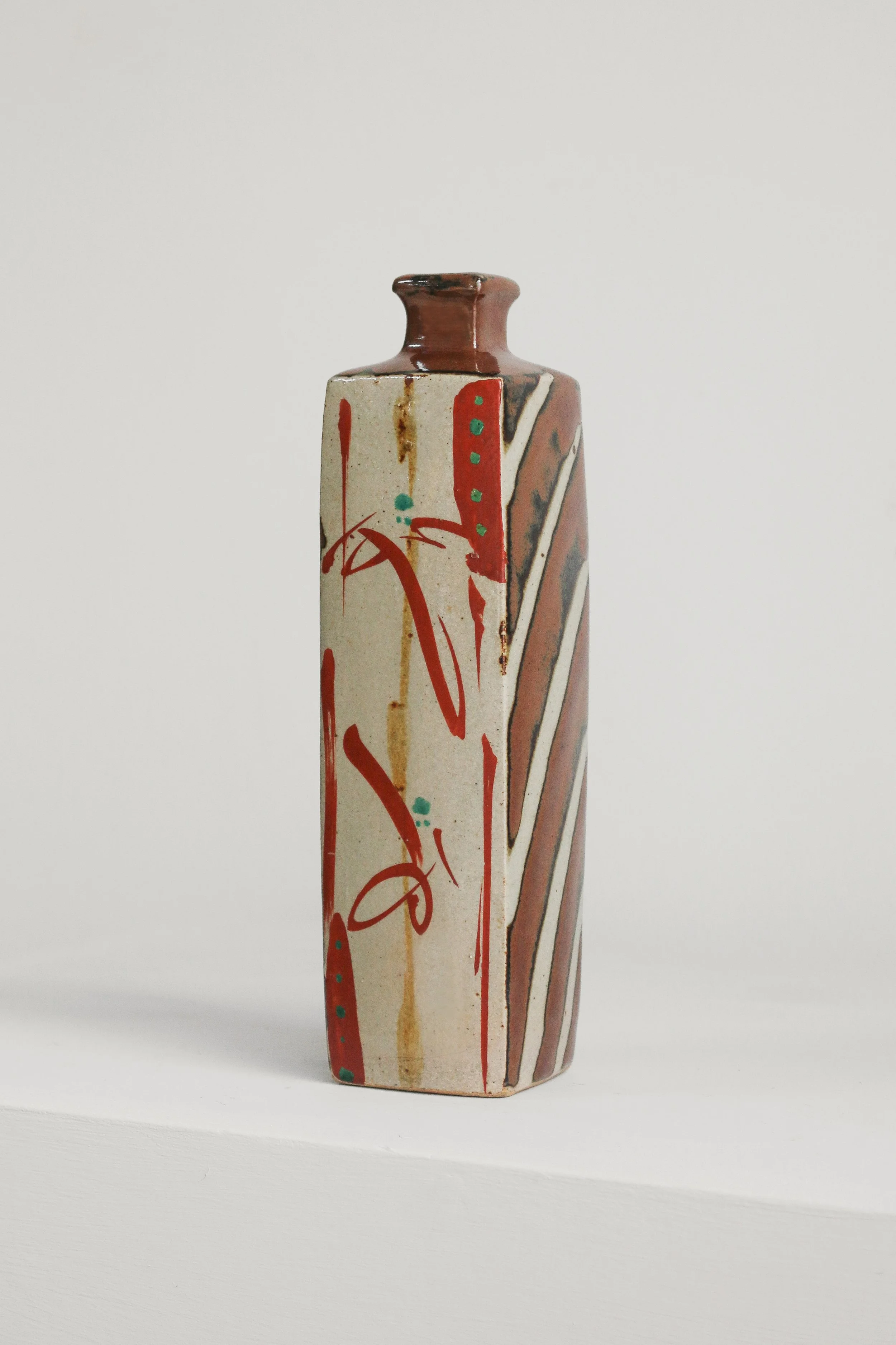 Japanese Mashiko Vase by Takeo Sudo (5 of 1).jpg