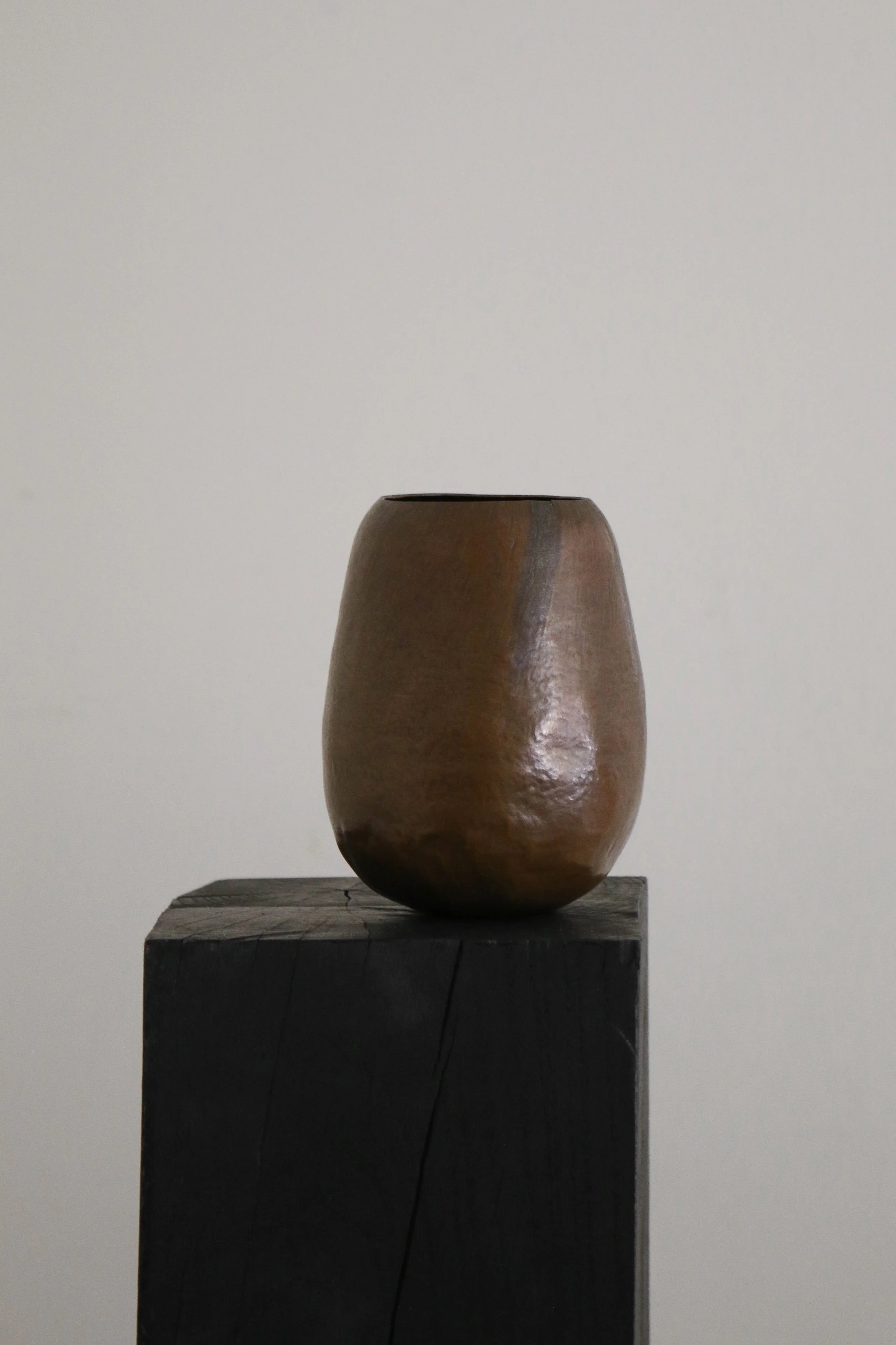 Modernist Hammered Egg Copper Vase (3 of 6).jpg