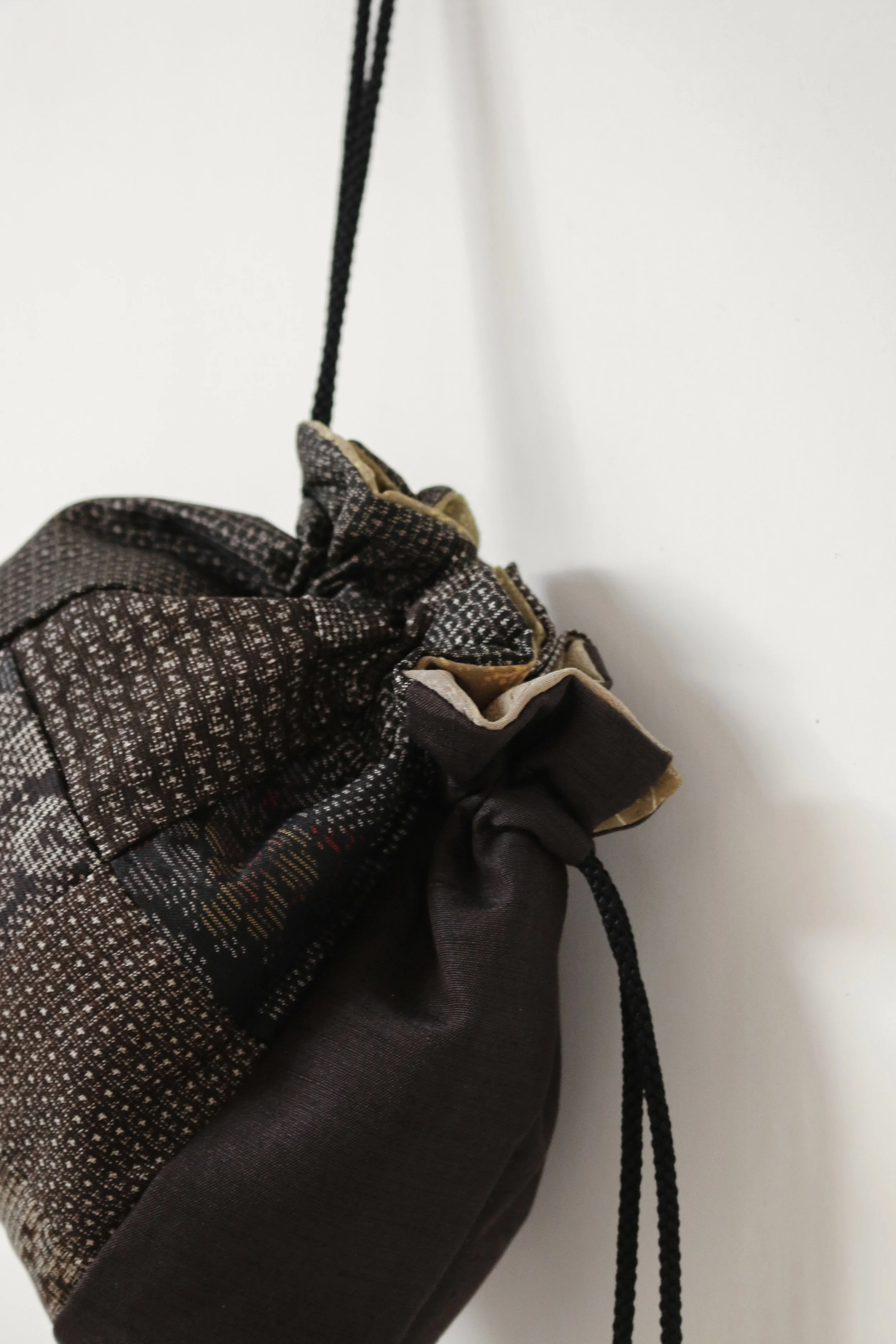 Japanese Silk Kinchaku Pouch Bag Oshima Tsumugi -7.jpg