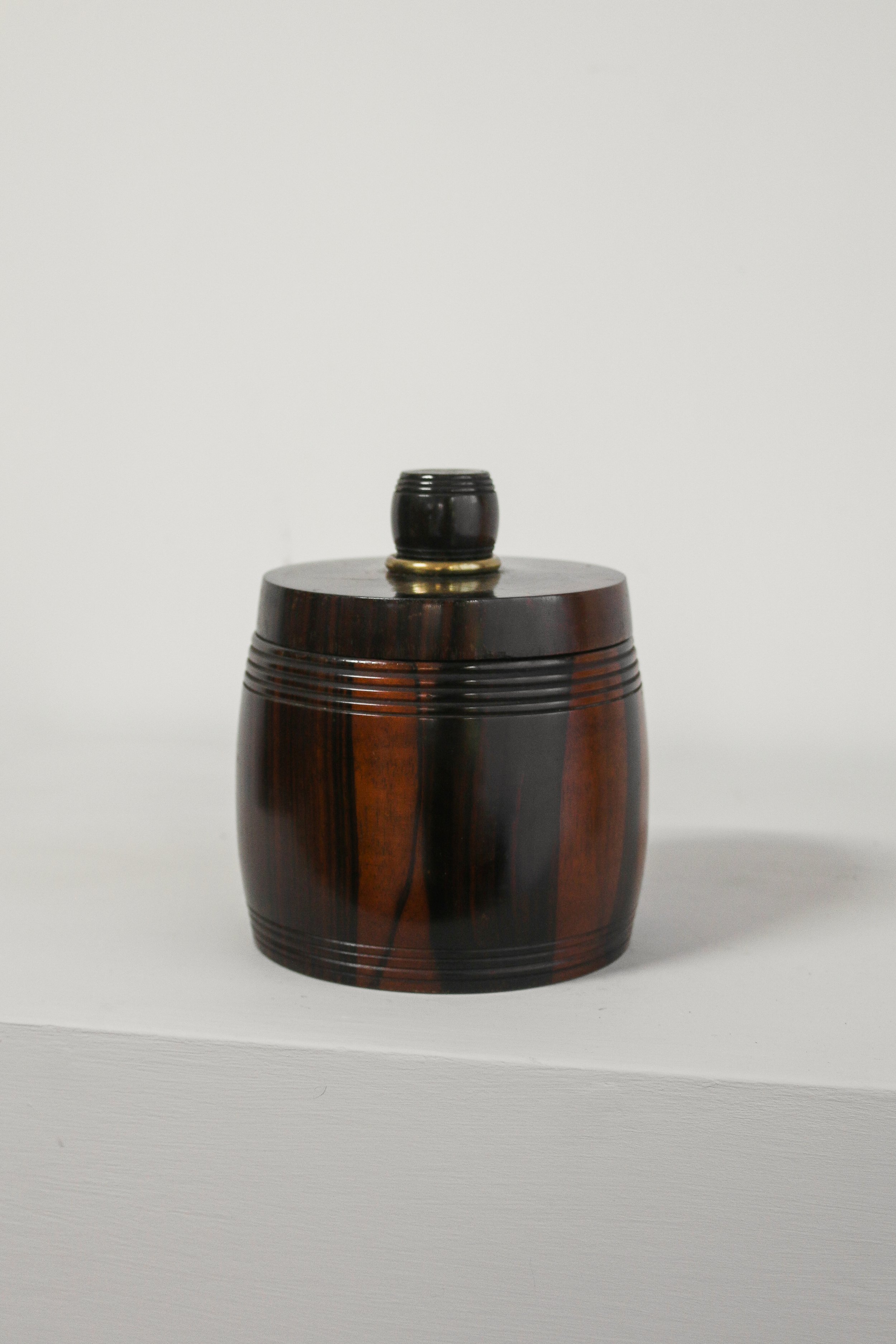Macassar ebony round wooden box (5 of 1).jpg