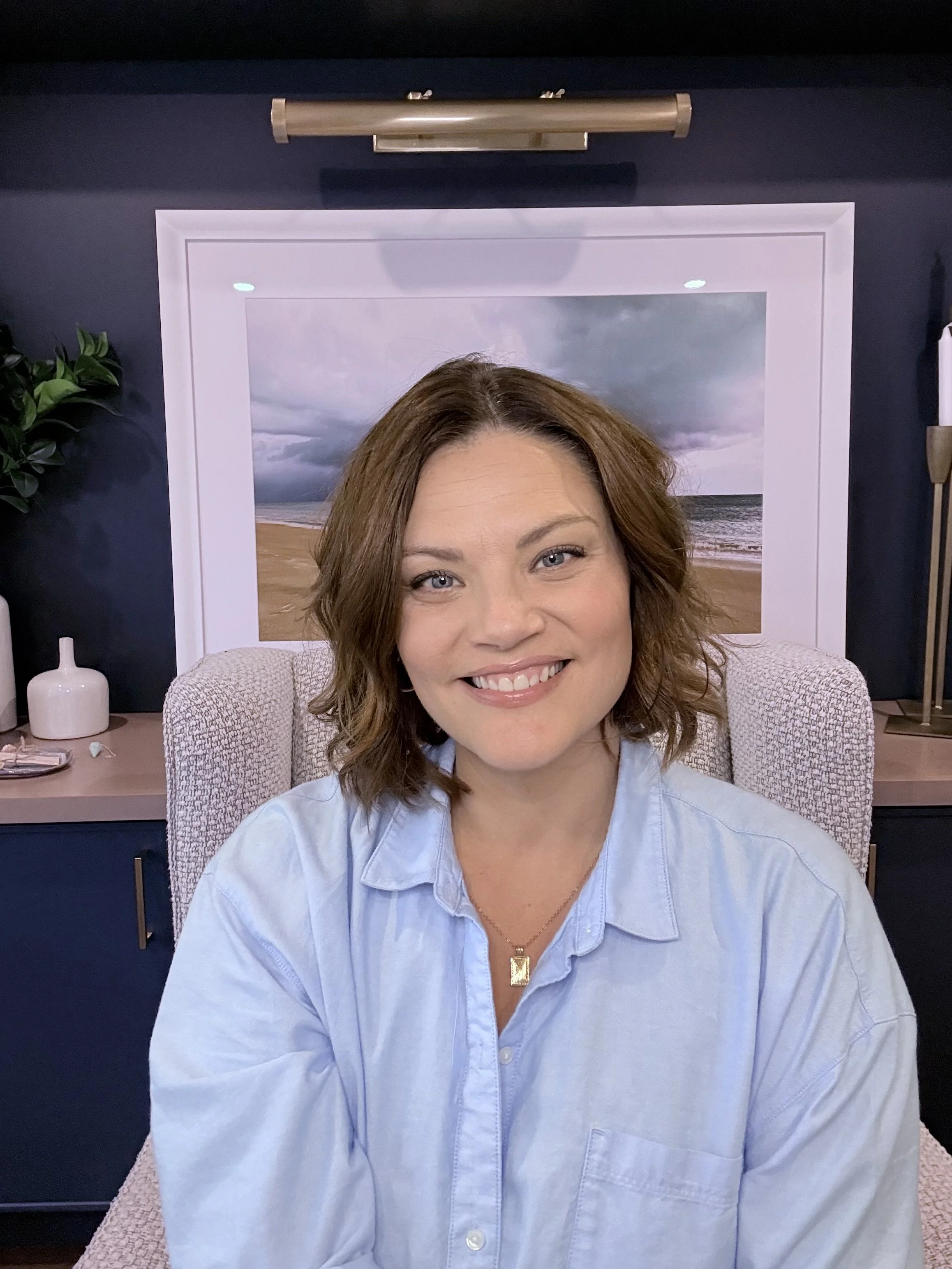 intuitive energy healing session showing peaceful healing environment