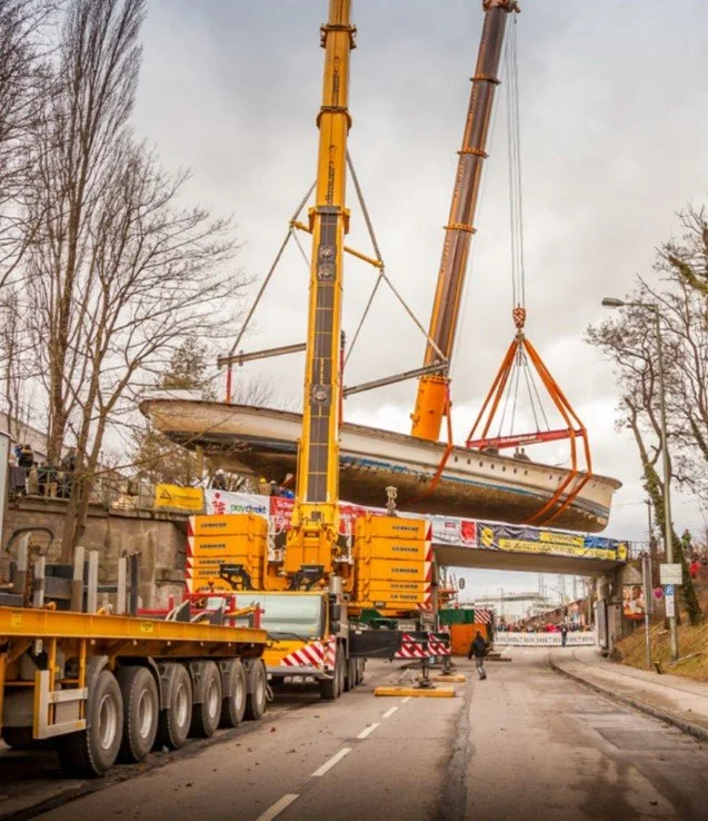 Picture taken of Alter Utting which is a decommissioned tourist barge being installed