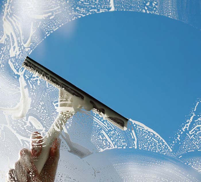 Consejos de expertos en limpieza de vidrios en alturas