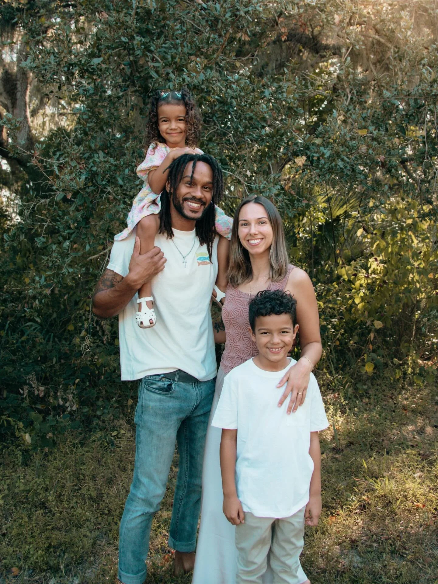 The most important thing🕊️🤍
.
.
.
Thank you @rosesandsand_photography for capturing us👣