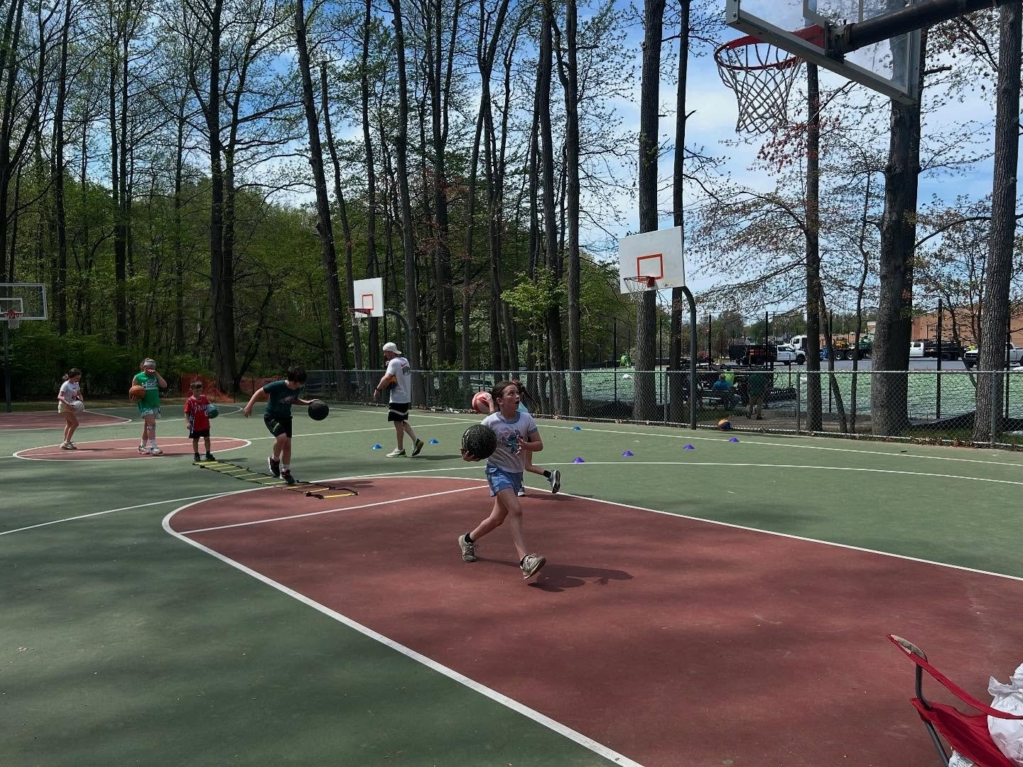 Day 1 of our Spring Break Pop-Up Training was a success!
Energy was high, skills were sharp, and the kids crushed it!
Miss it? No worries—there’s still time to get in on the action!
Join us Wednesday 4/23 and Thursday 4/24 from 2–3