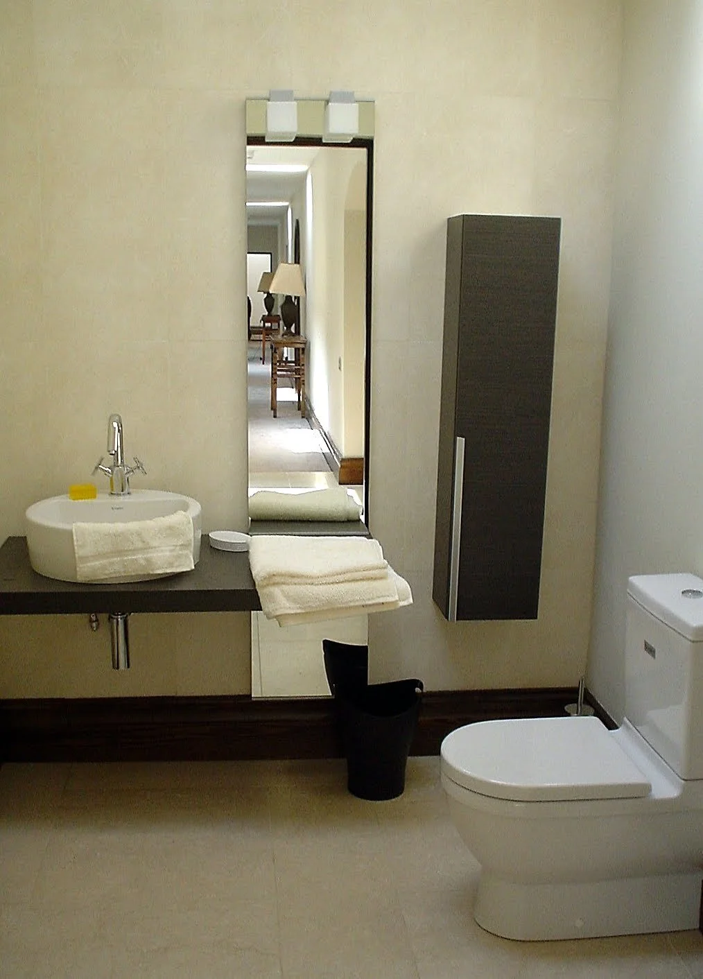 Coach House - Guest WC by Bobby Lardner.JPG