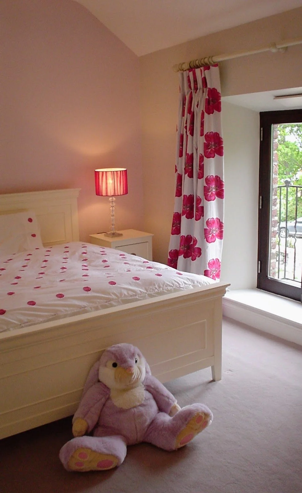 Coach House - Girl's Bedroom by Bobby Lardner.JPG