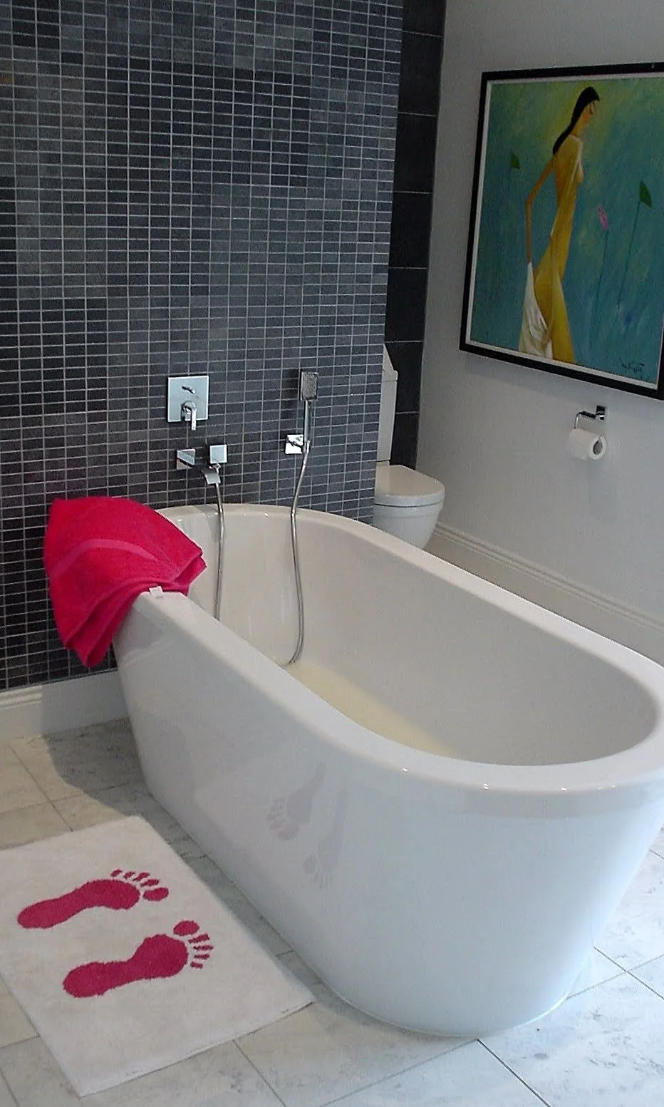 Coach House - Modern Family Bath 2 by Bobby Lardner.JPG