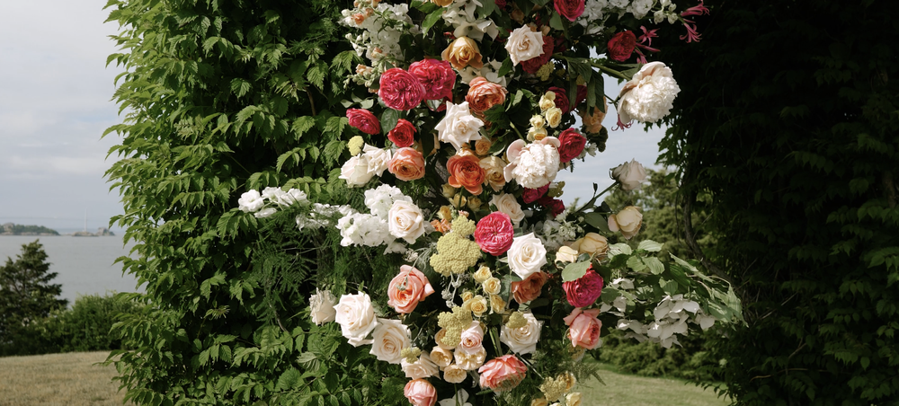 castle-hill-inn-newport-wedding-florals-1.png