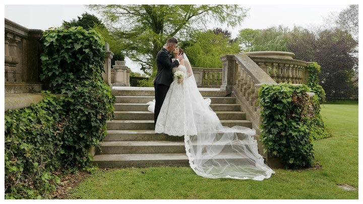 Postcards from Cassandra &amp; Cody&rsquo;s coastal Newport wedding at Castle Hill Inn 🤍 

1. A kiss on the garden steps of The Breakers
2. It&rsquo;s giving Love Story
3. Dreamy florals
4. First look! 
5. Sailboat in the distant fog
6. Veil in moti