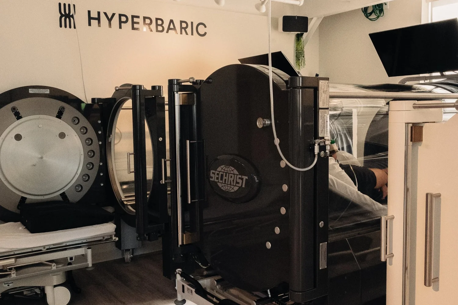Is Hyperbaric Oxygen Therapy Safe? Medical Safety & What to Know