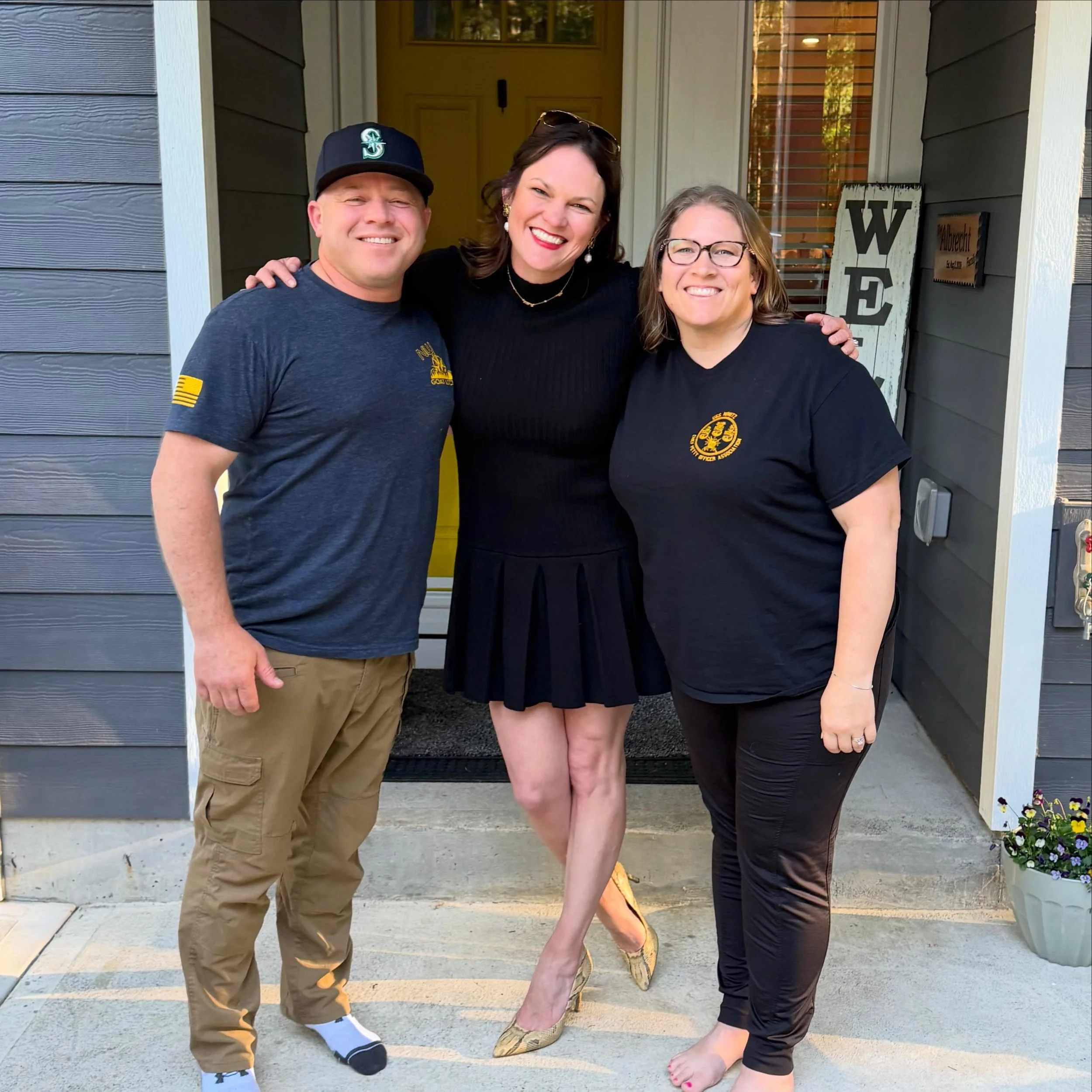 After 22 and 24 years servicing the United States Navy, our incredible clients are now RETIRED and SOLD in Port Orchard!
We met a few years back when they were PCSing to Bremerton and referred by @llumbattis, one of our go-to colleagues in California