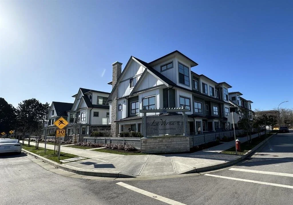 112 7255 Lynnwood Drive