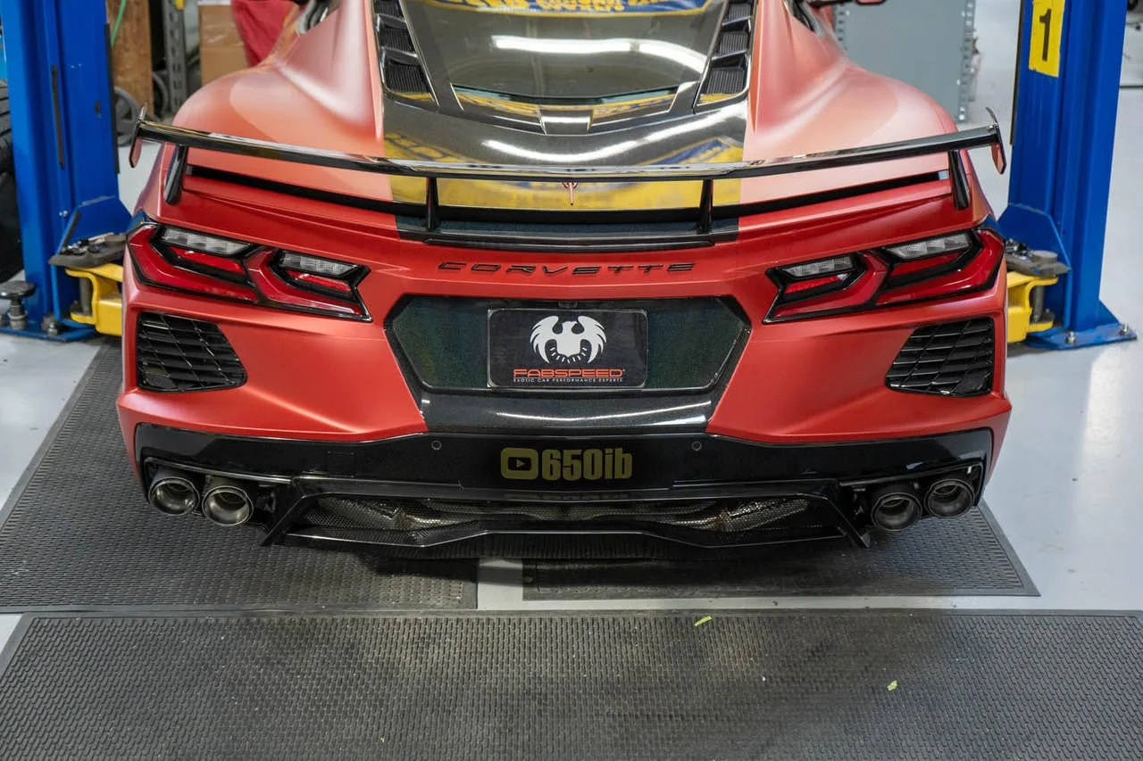 Corvette_C8_Supersport_X-Pipe_Exhaust_Systsem_2020_On_Car_Carbon_Tip_Product_Photo_2__41068_1800x1800.jpg