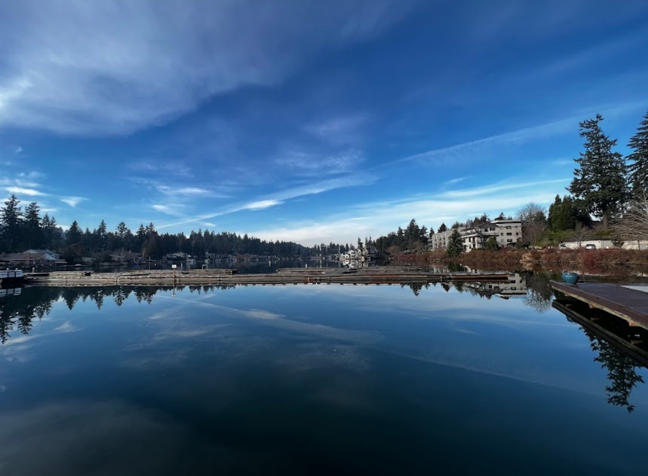 We adore this panoramic vista of Lake Oswego!

Book directly and SAVE! We eagerly anticipate welcoming you! 🌅🏨
