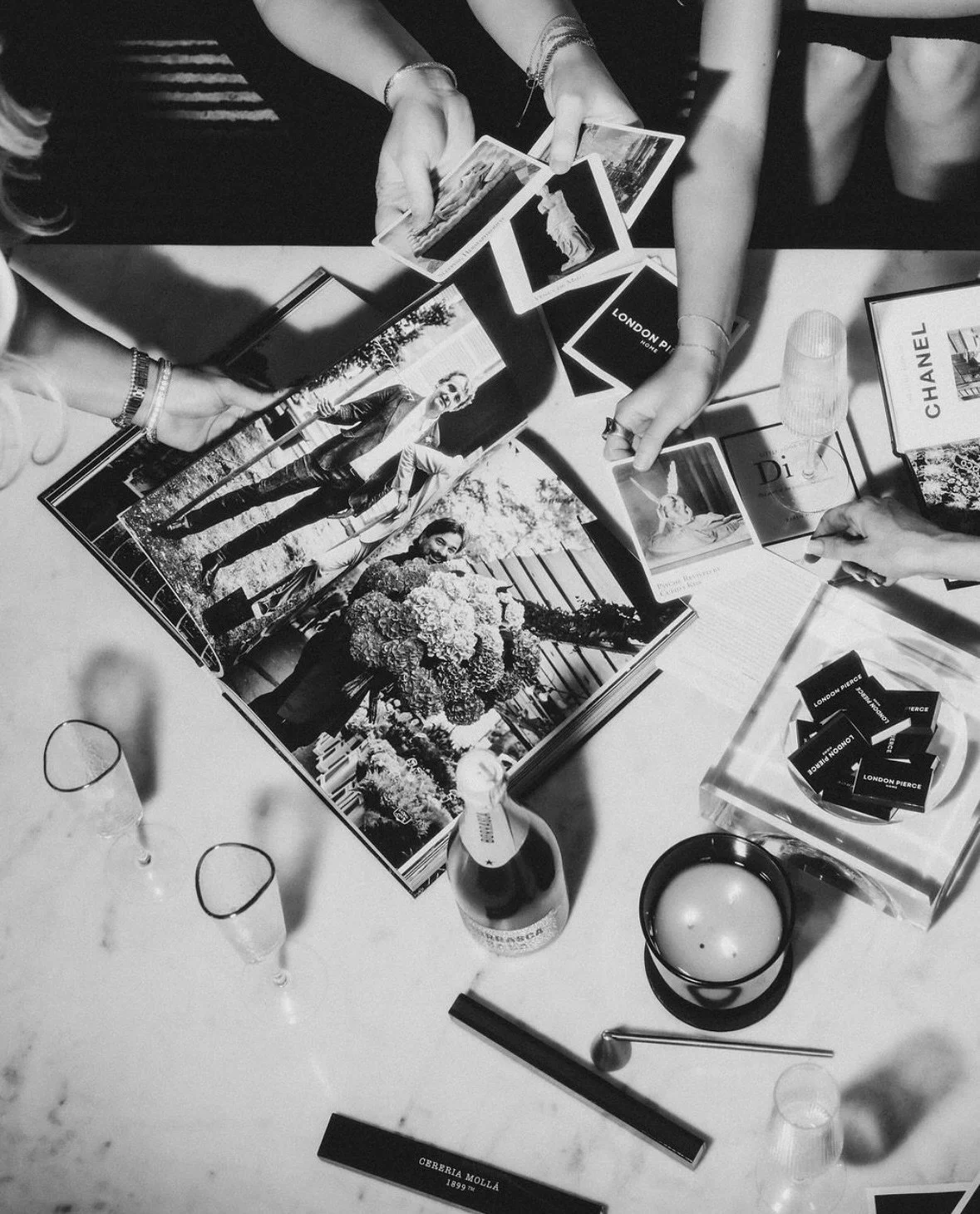 Mood: curated, iconic, and unapologetically luxe. Come in and get inspired 🍸🕯️💋#shoplondonpierce Photography: @ty.gunner 

#londonpiercehome #interior #interiordesign #interiordesigner #scottsdaledesigner #luxurylifestyle #luxurydesign #scottsdale