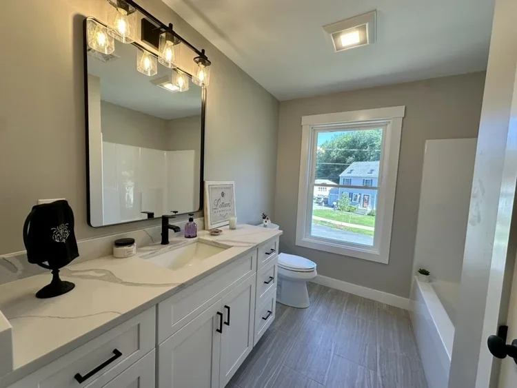 Colonial Guest Bath.webp