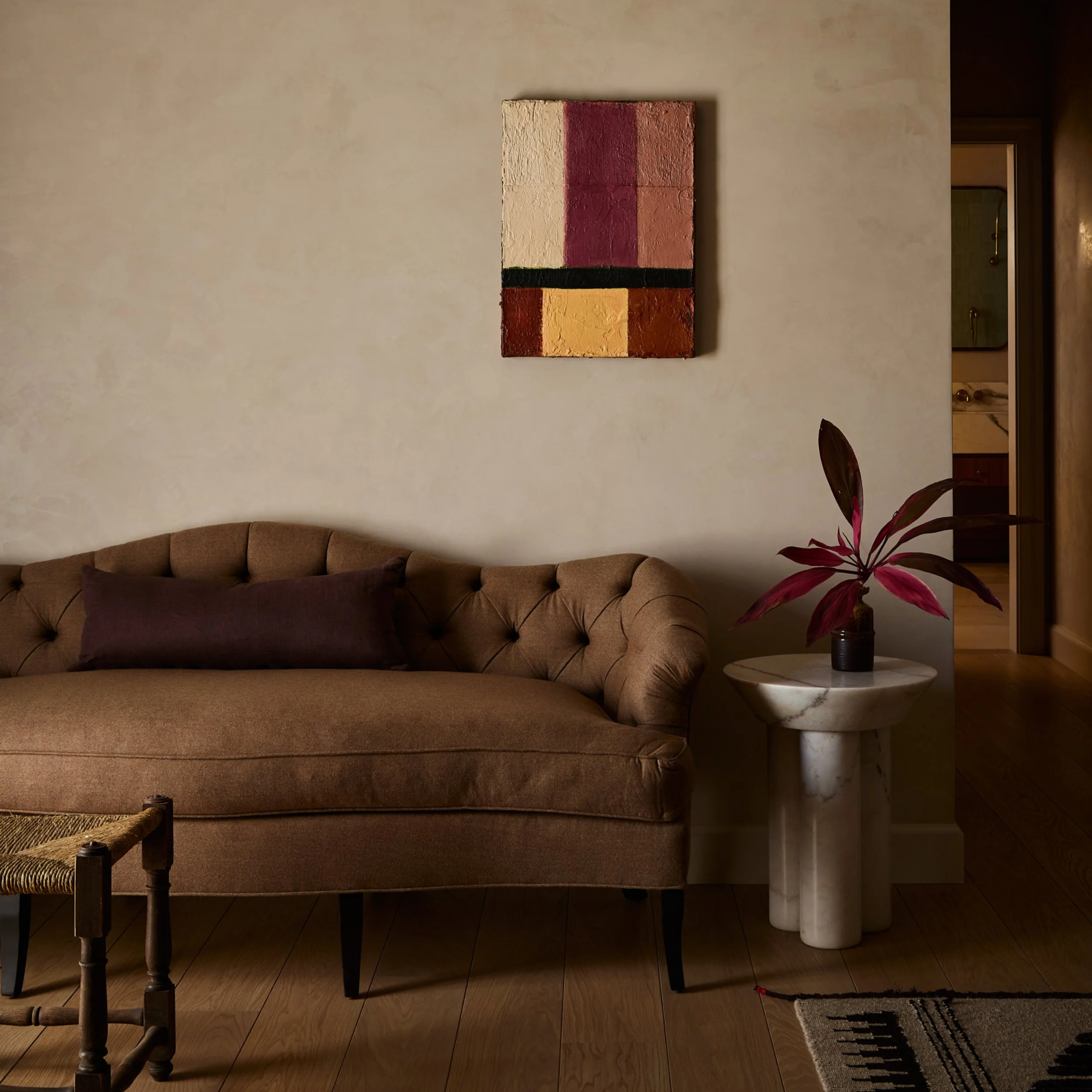 I love a rich brown. Especially when paired with other brighter more saturated colors. The ying and yang. Grounding and enticing. 

Art by @johnreno from @terngallery 

Project: Bahamas home
Design: @lauren_nelson_design 
Photos: @katesjordan 
Stylin