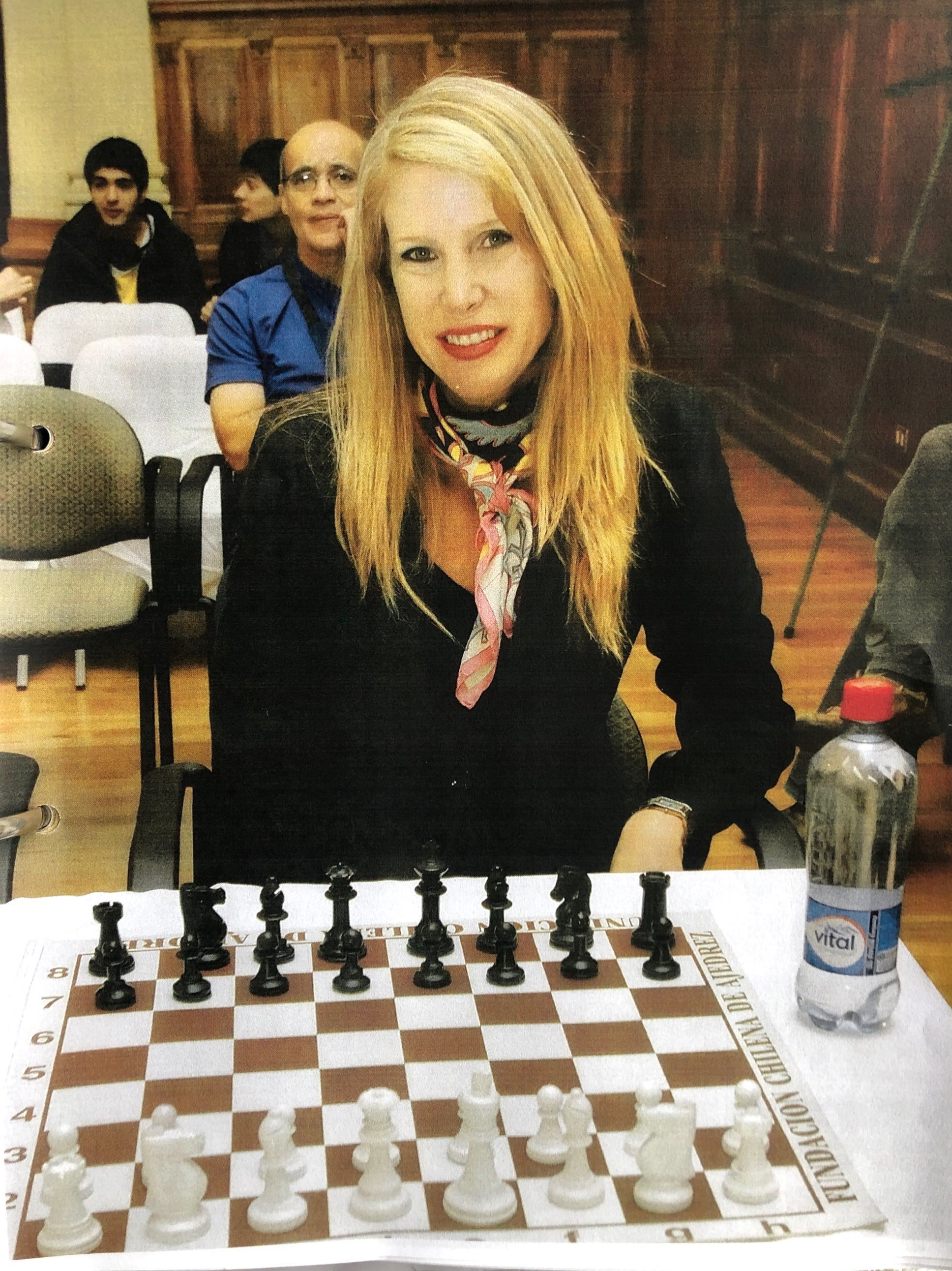 Recursos para el anciano que enseña ajedrez gratis en Chile — Verkami
