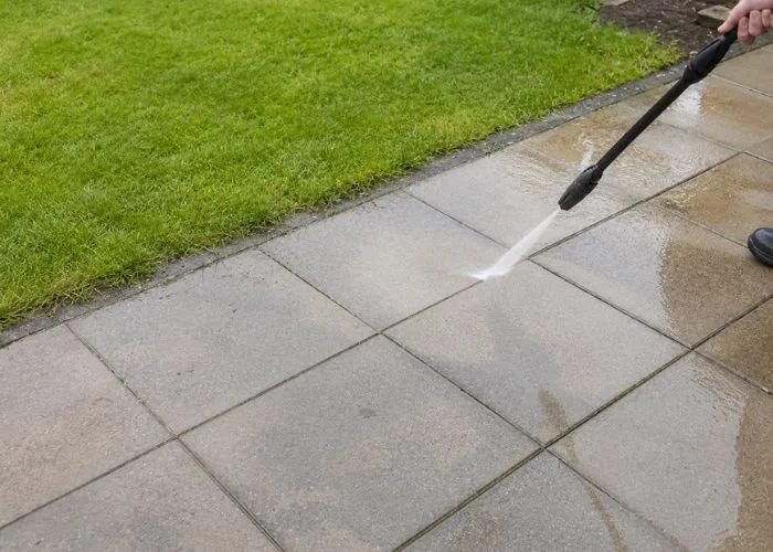 DCs pressure washing