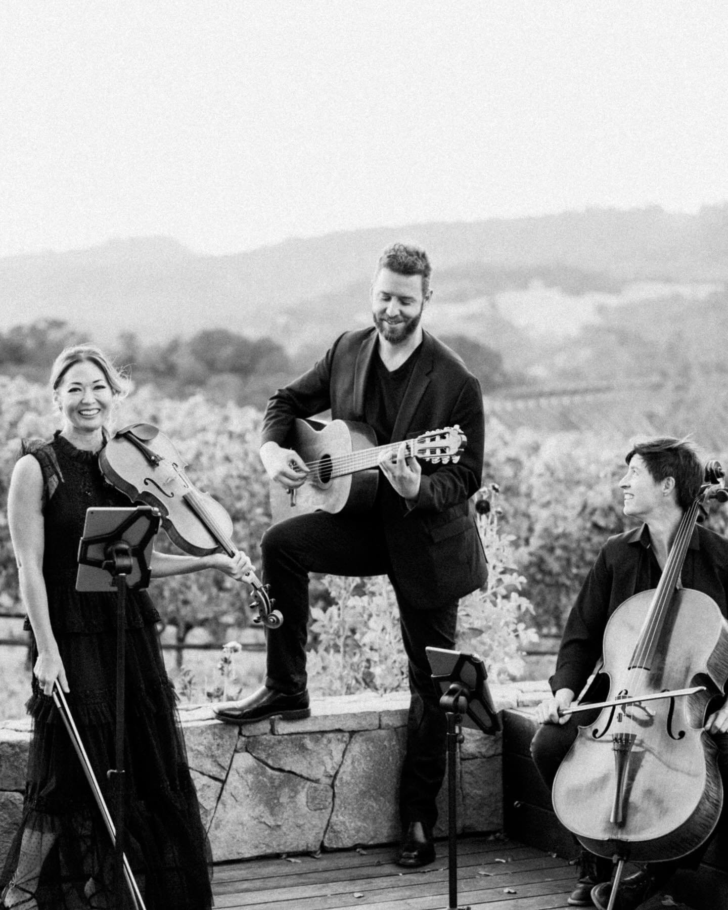 Surround yourself with the people that make you laugh and smile! Have a great day everyone! ☺️
.
.
#musicians #violin #viola #guitar #cello #napaceremonymusicians #wedding #events #vineyard #laugh
