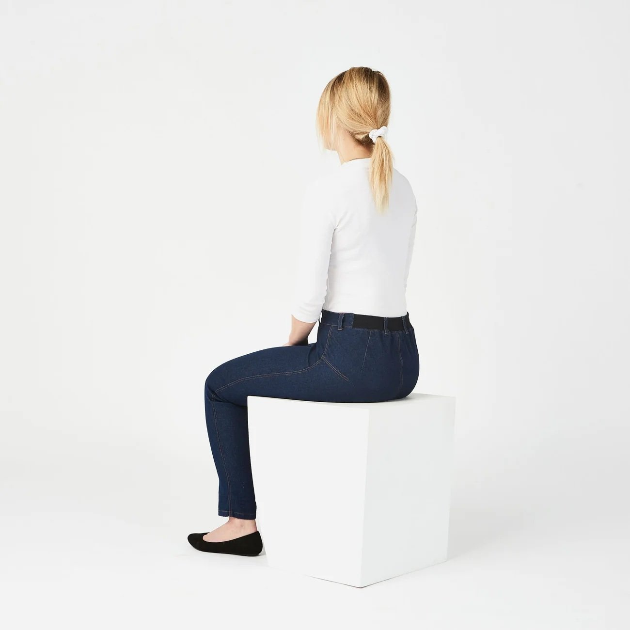 iz_adaptive_womans_dundas_jeans_detail_back.jpeg
