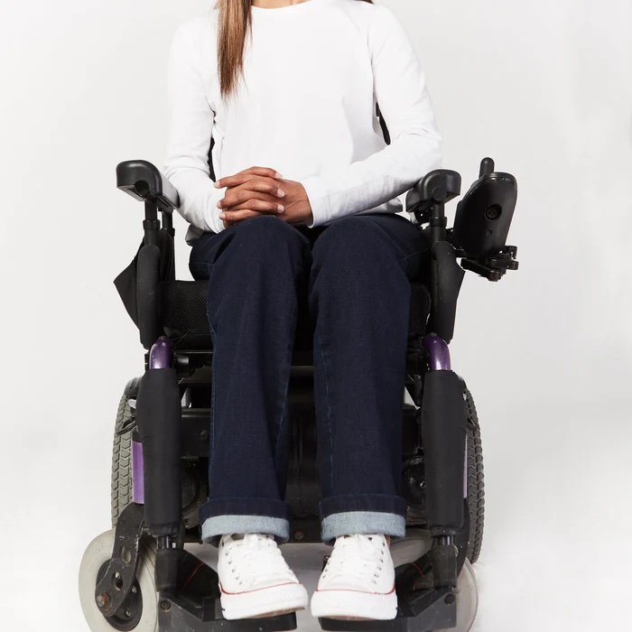 iz_adaptive_womens_seated_jeans_close.jpeg