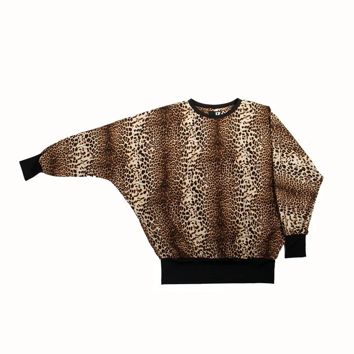 iz_adaptive_womens_dolman_sleeve_top_leopard_print_detail.jpeg
