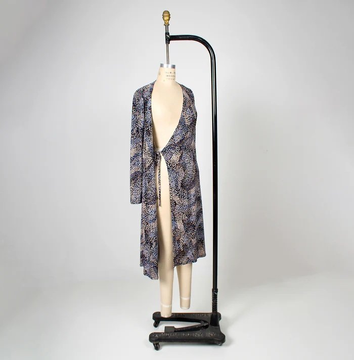 iz_adaptive_womens_wrap_dress_print_detail.jpeg
